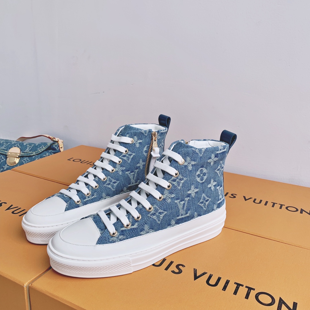 l0*is V*t0n sneakers