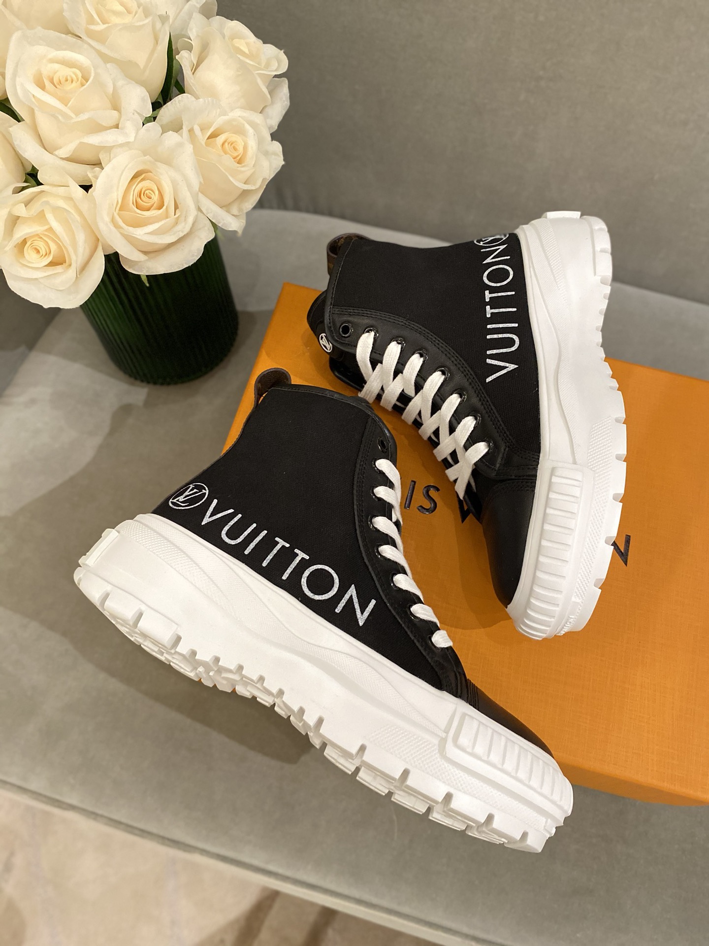 l0*is V*t0n sneakers(eu35-41)