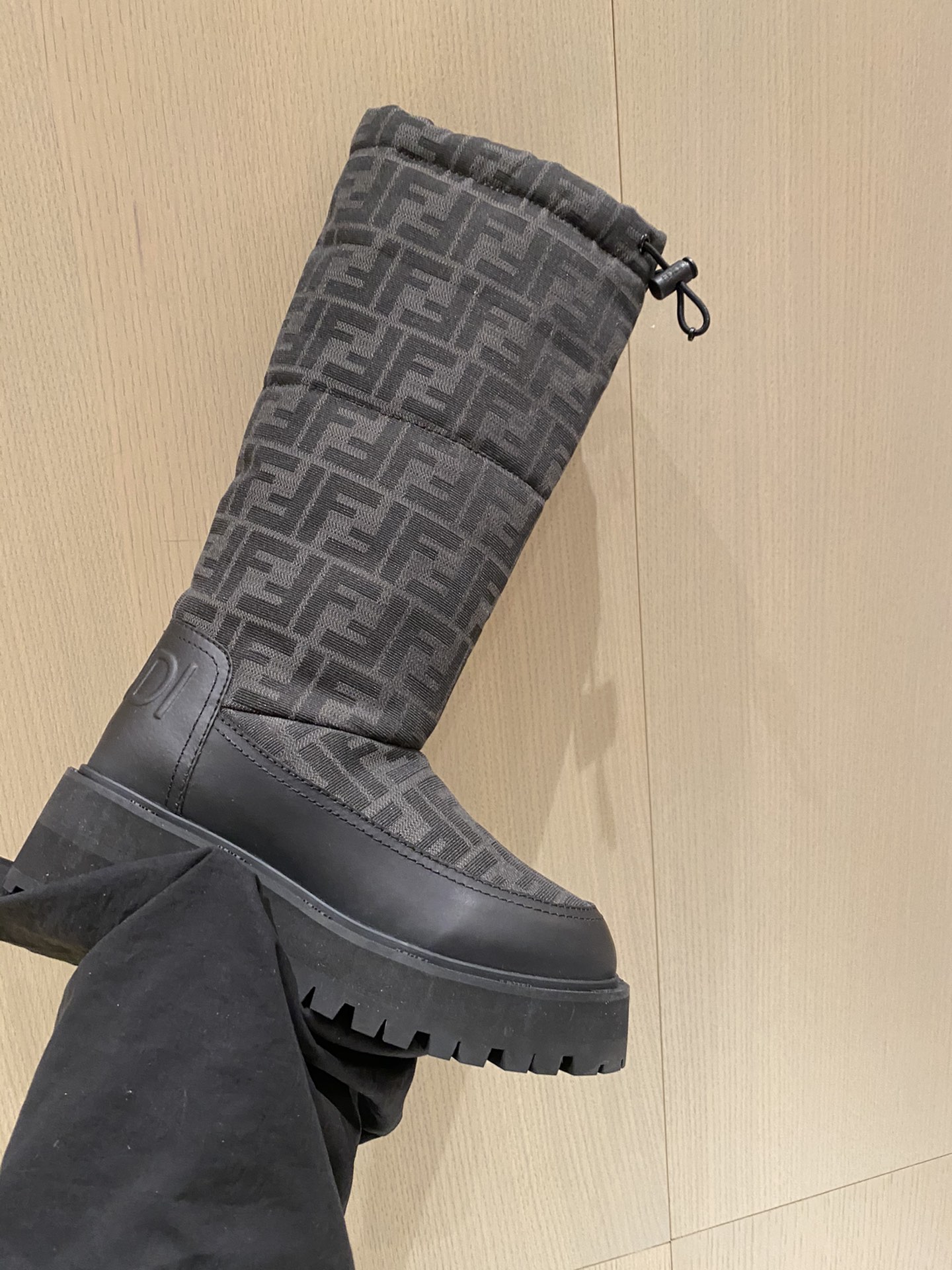 F**di boots