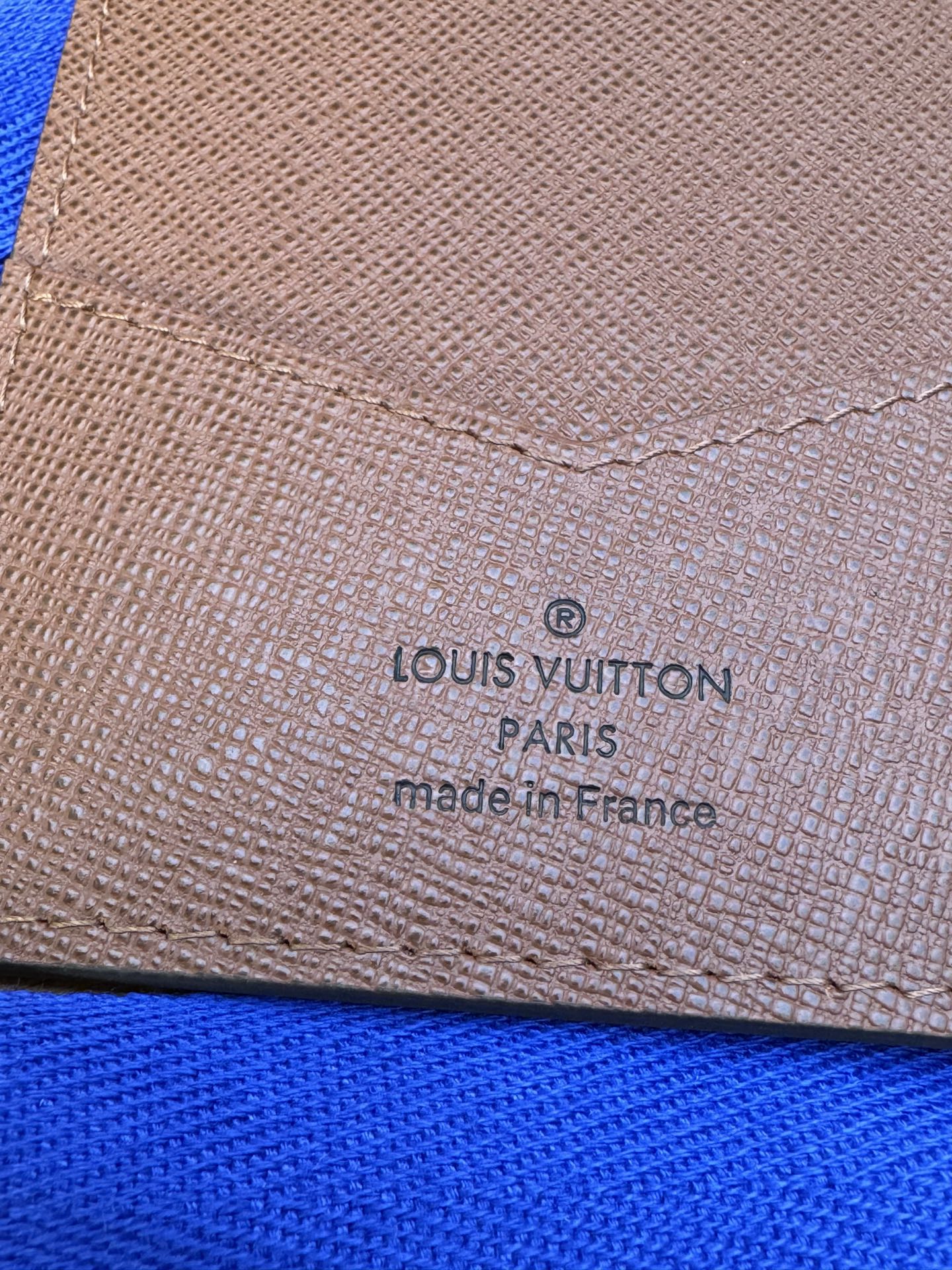 L0vis Vvtt0n Passport Cover-M14164-14 x 2.5 x 10CM