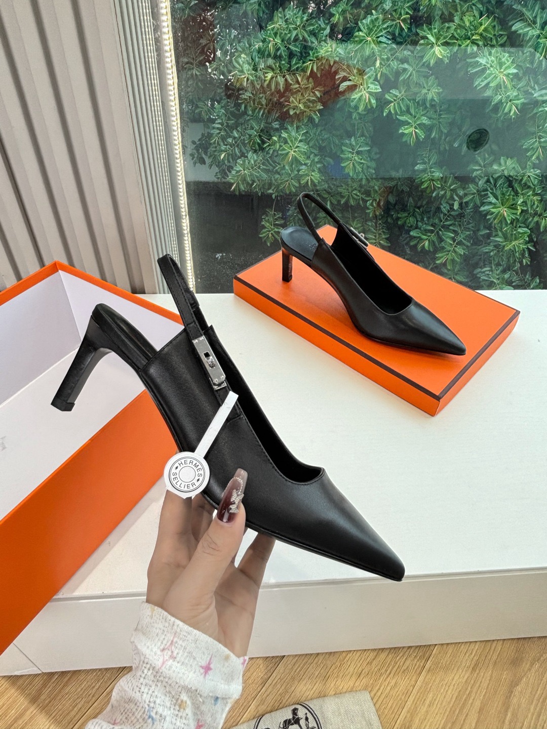 H**me5 heels