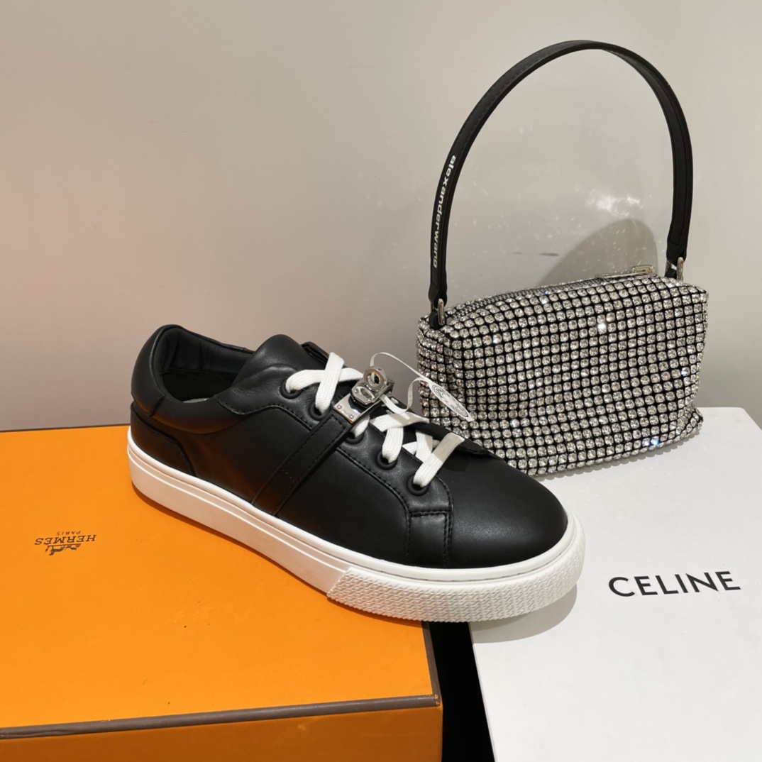 H**mes sneakers