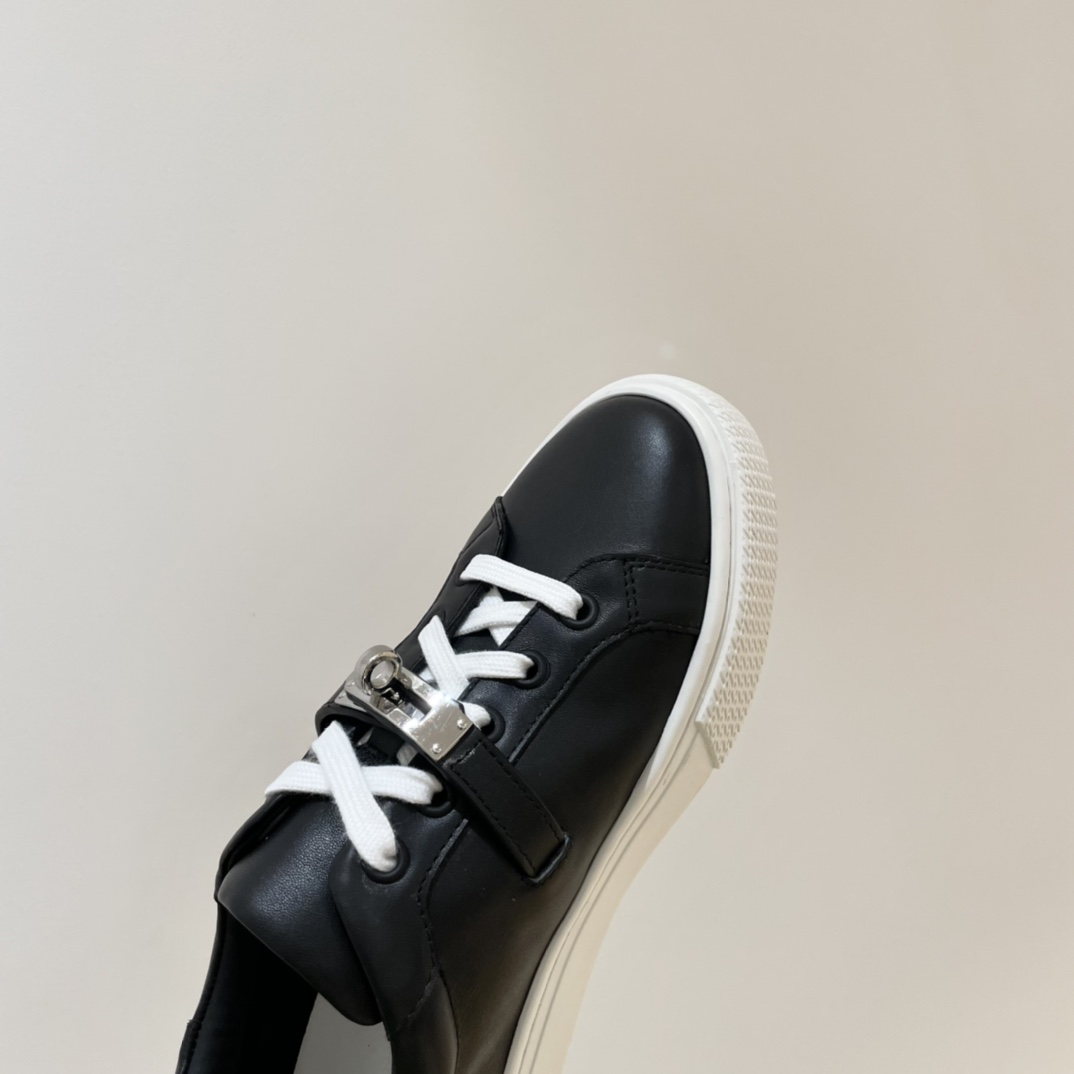 H**mes sneakers