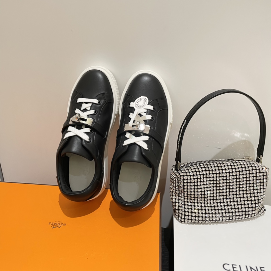 H**mes sneakers