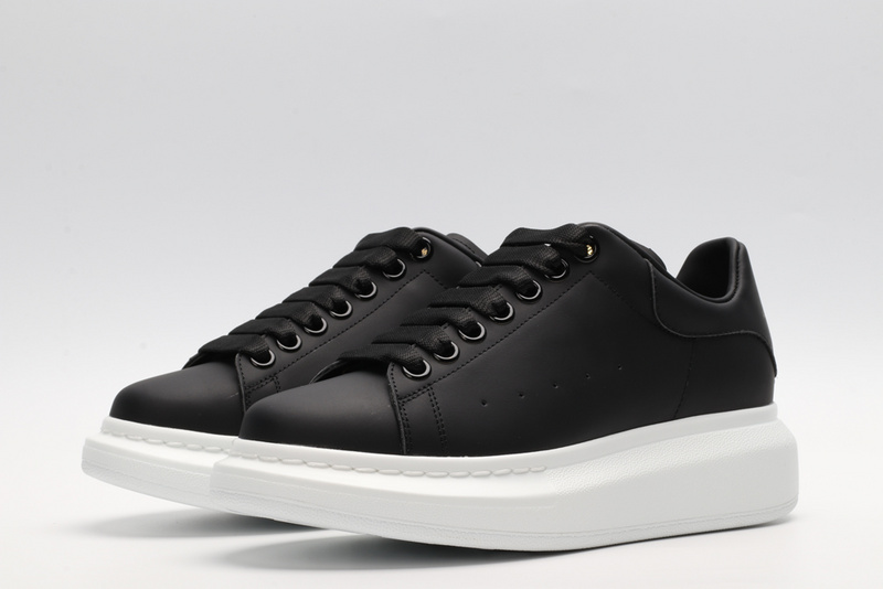 A1exa*der m*q*en sports shoes