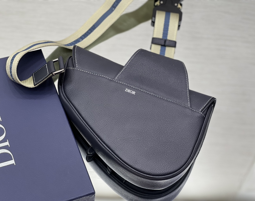 D*or saddle bag-20 x 28.6 x 5cm