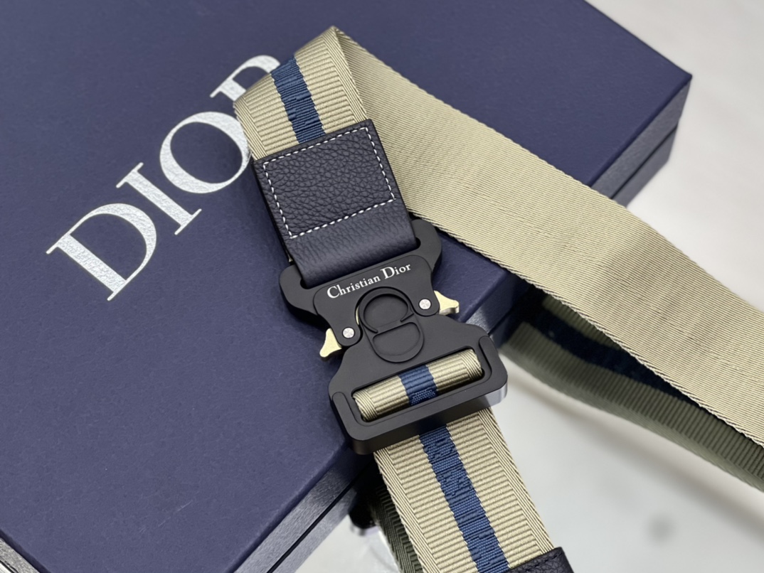 D*or saddle bag-20 x 28.6 x 5cm