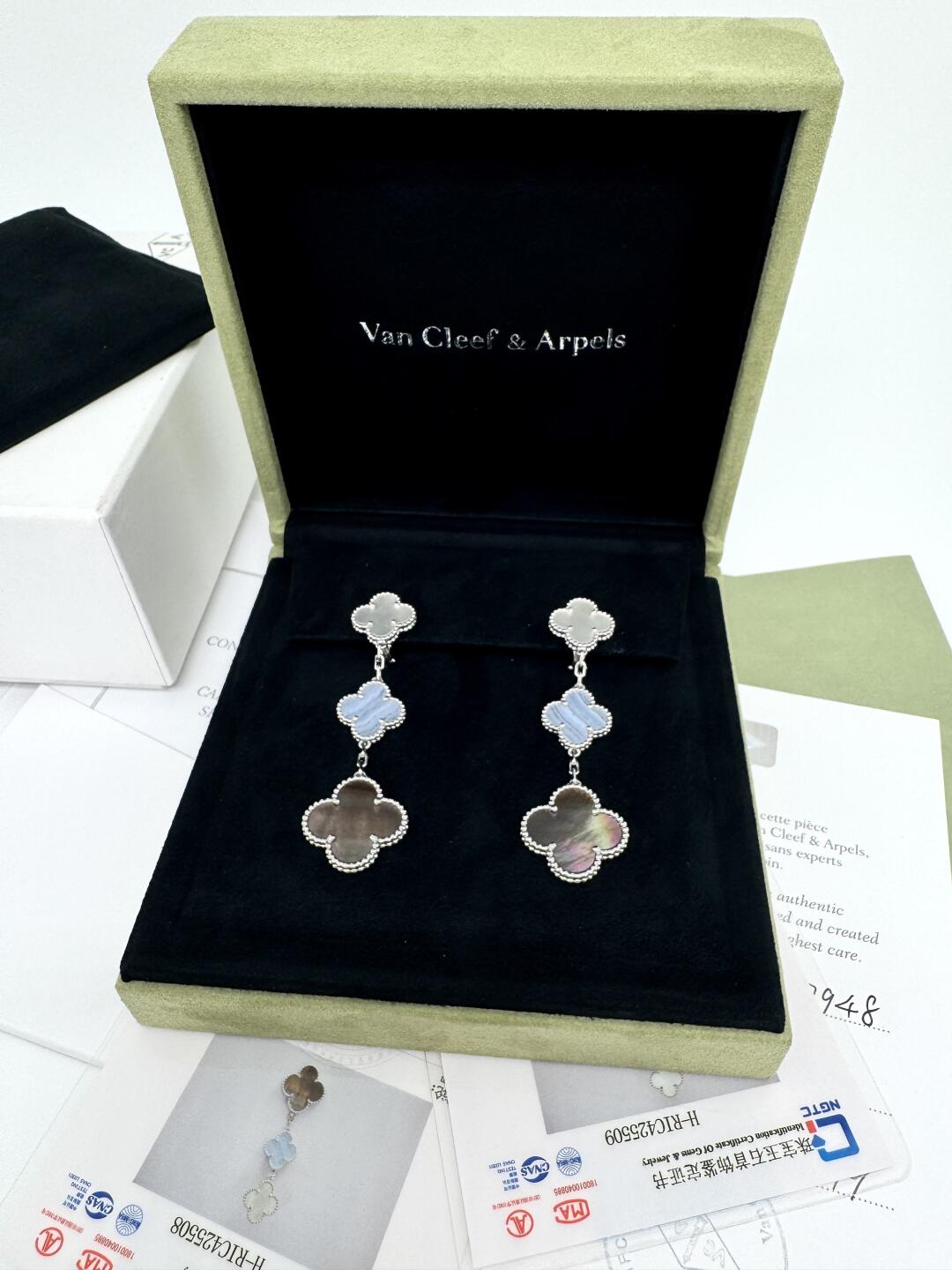 Vca Earring