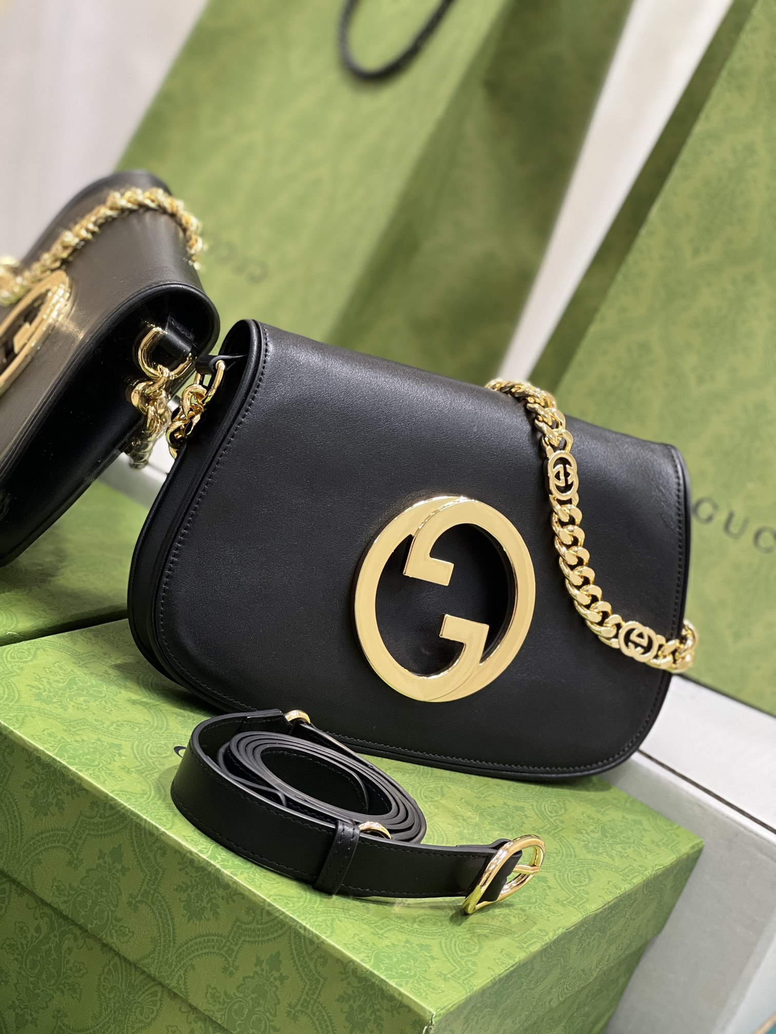 G*u*i blondie shoulder bag-28*16*4cm