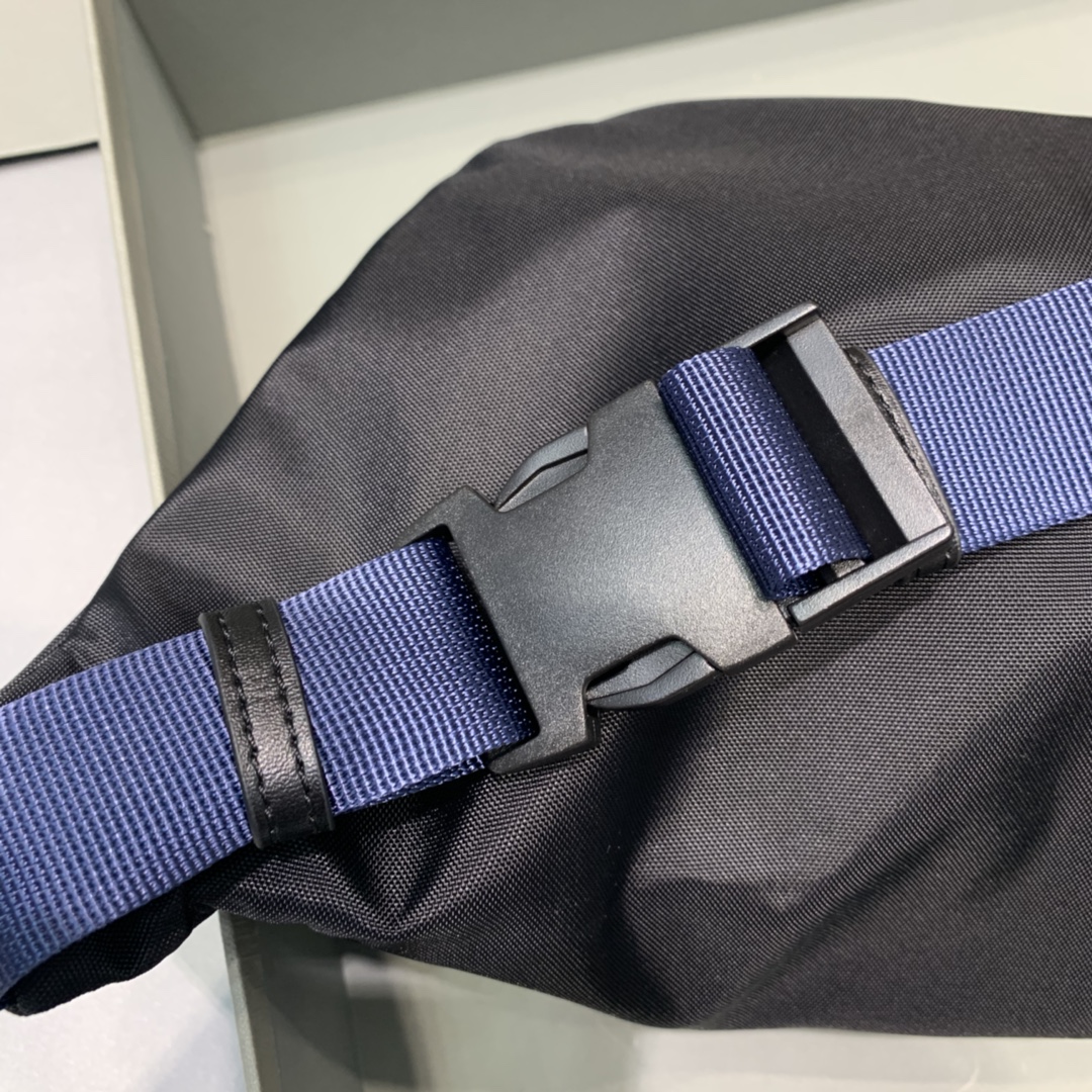 Ba*len*cia*ga wheel logo waist bag-23*5*20cm