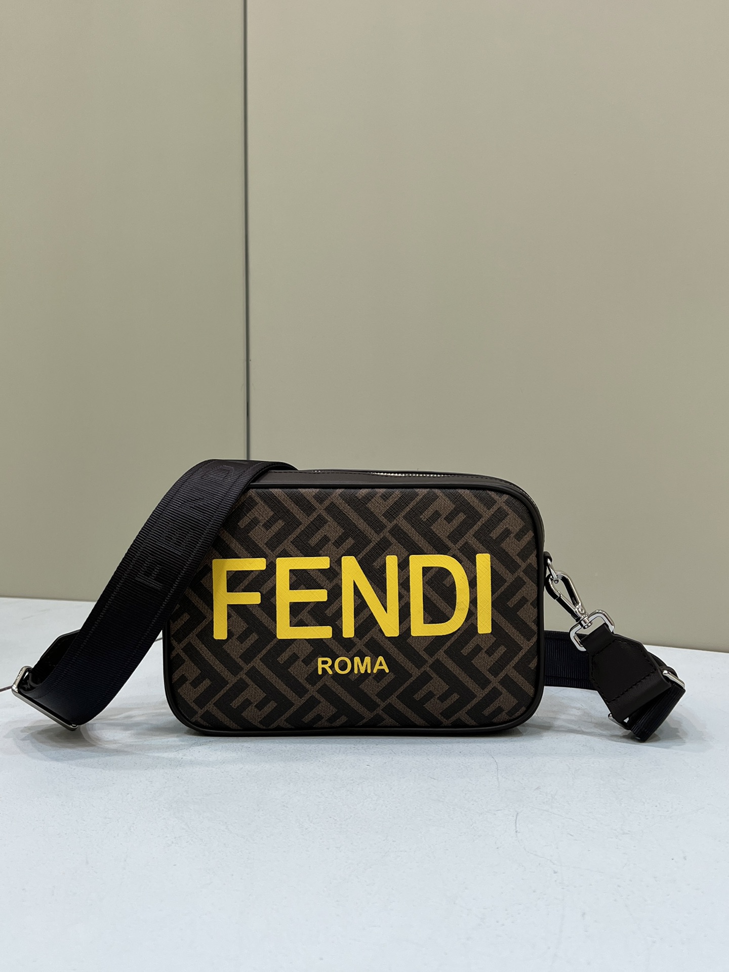 F**di camera bag-23.5x5x16cm