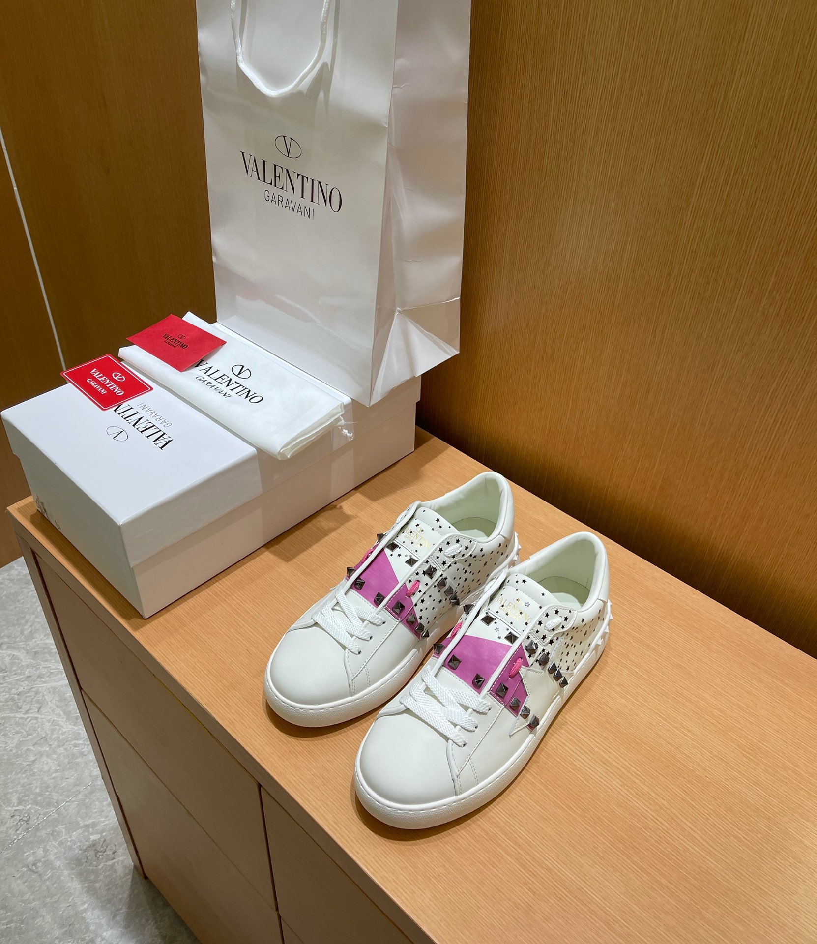 Va1e*ntin0 garavani sneakers