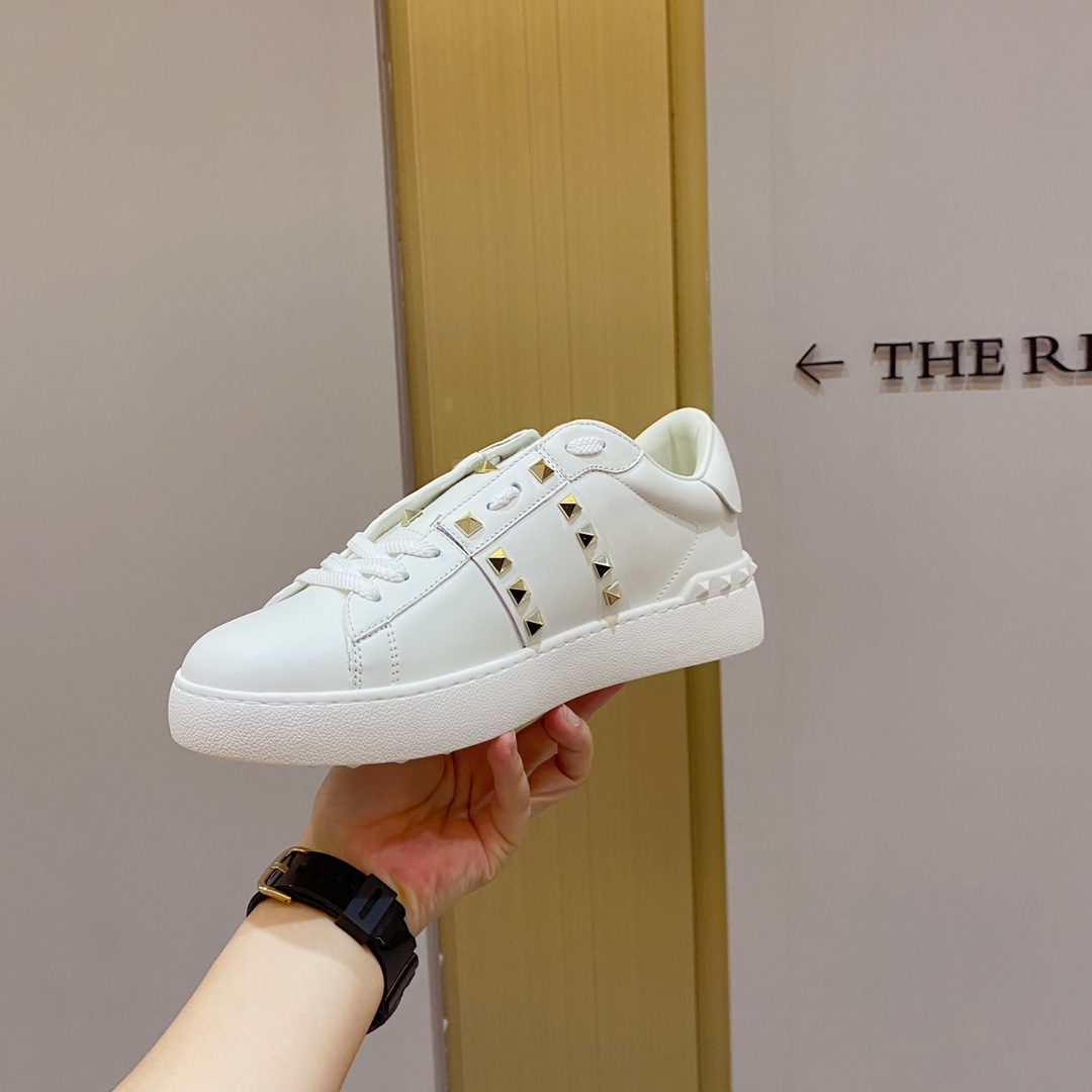 Va1e*ntin0 garavani sneakers