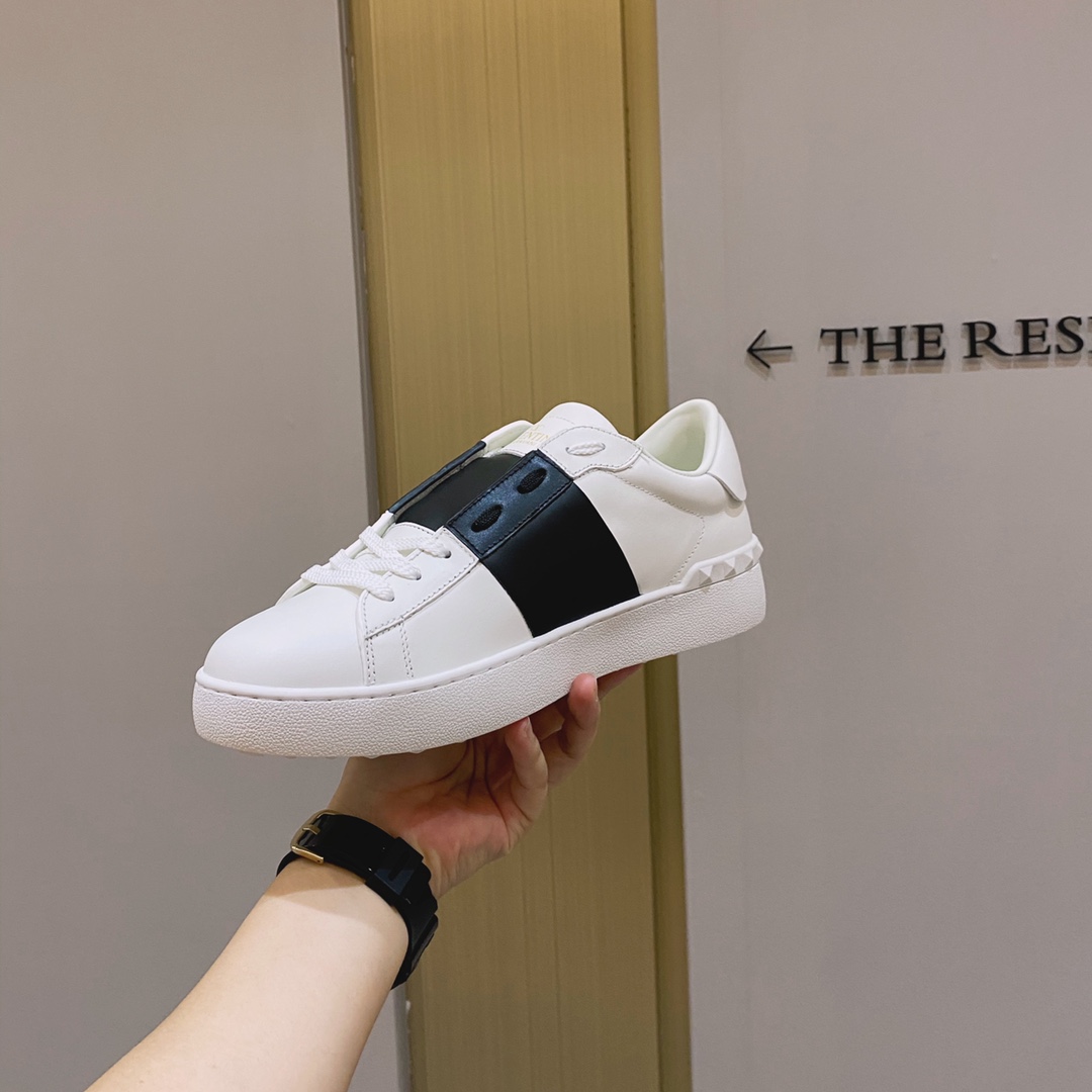 Va1e*ntin0 garavani sneakers