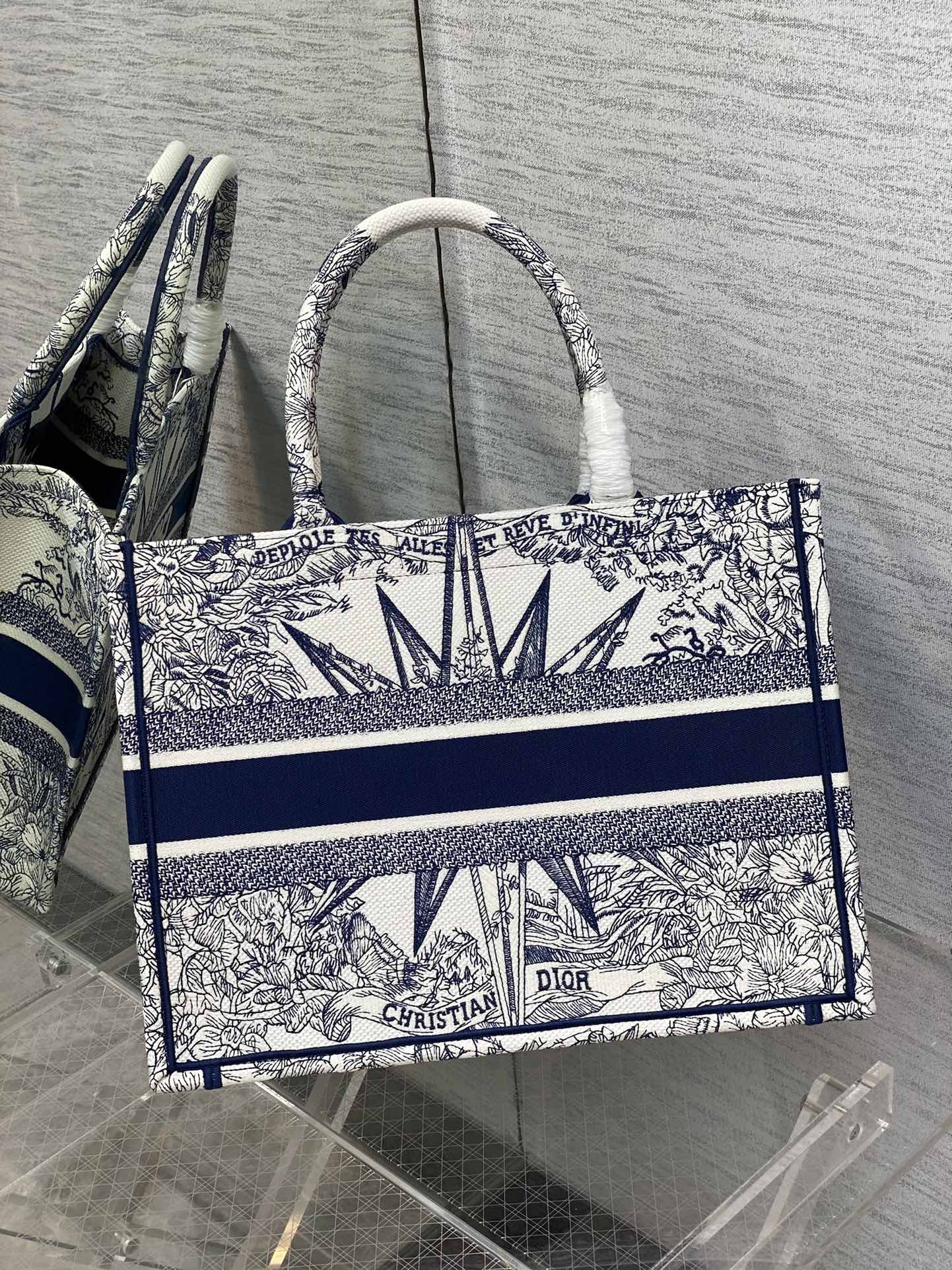D*or small book tote-36*18*28cm