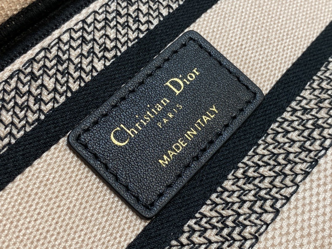 lady D*or handle bag-24cm