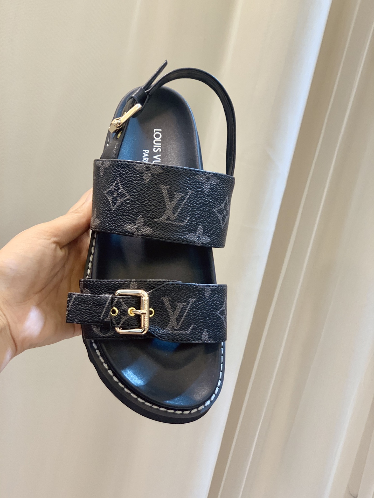 l0*is V*t0n sandals