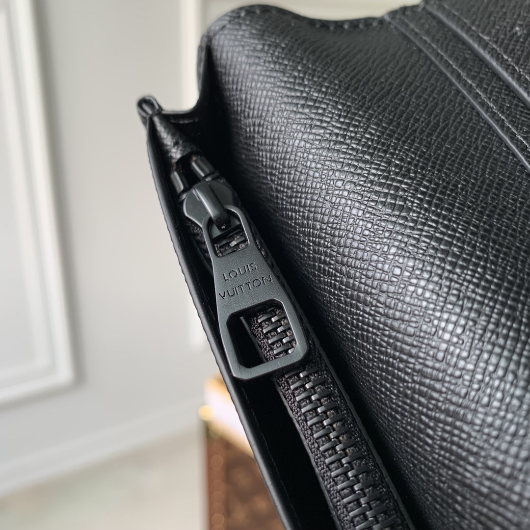 l0*is V*t0n wallet m81980-19 x 10.5 x 2 cm