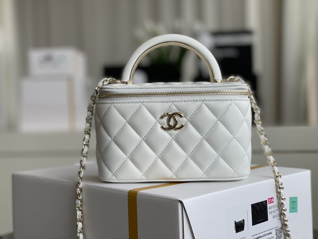 Ch@nel Cosmetic Bag-Lambskin-18CM