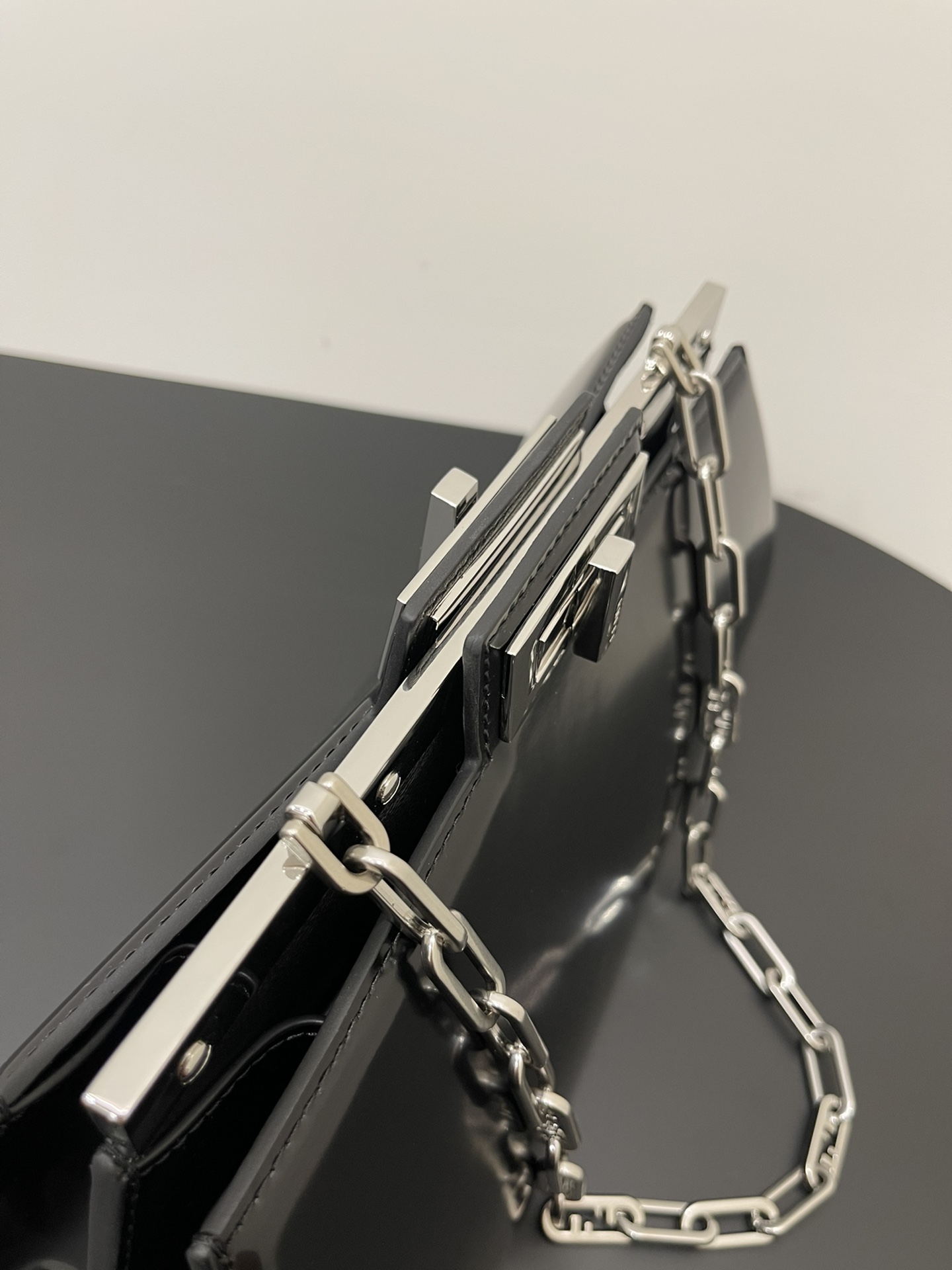 F**di peekaboo iseeu-34x18.50x11cm
