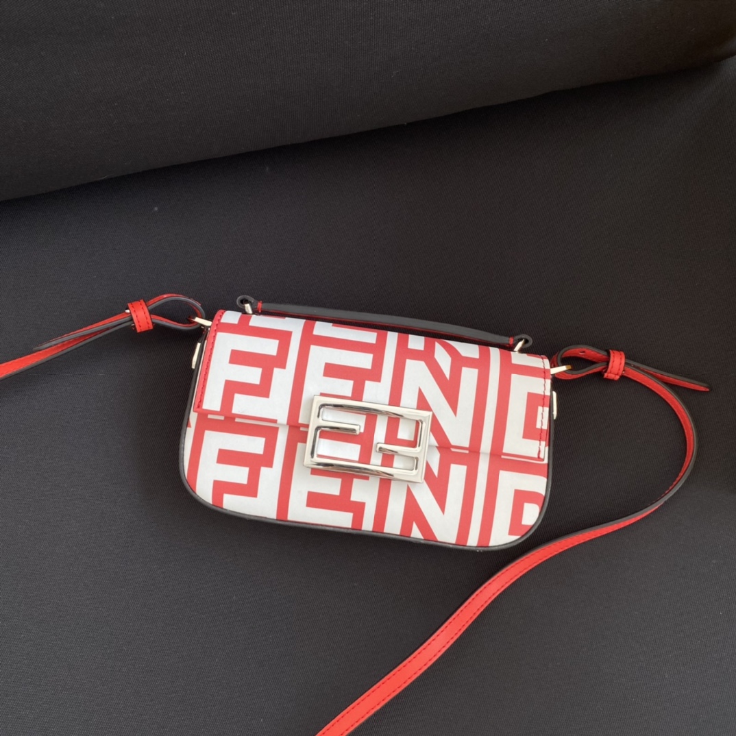 F**di baguette bag-19×14×4cm