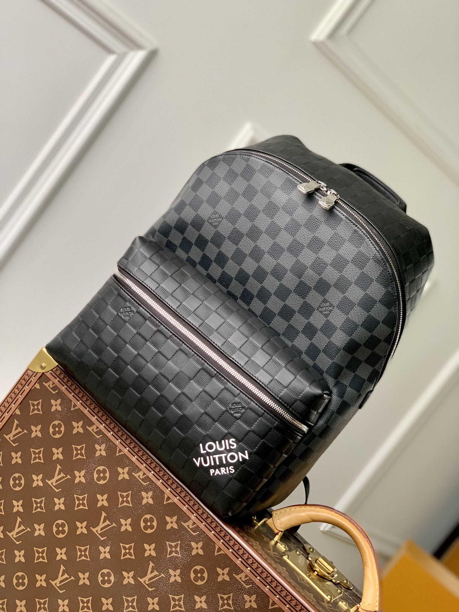 l0*is V*t0n discovery backpack-30*40*20cm