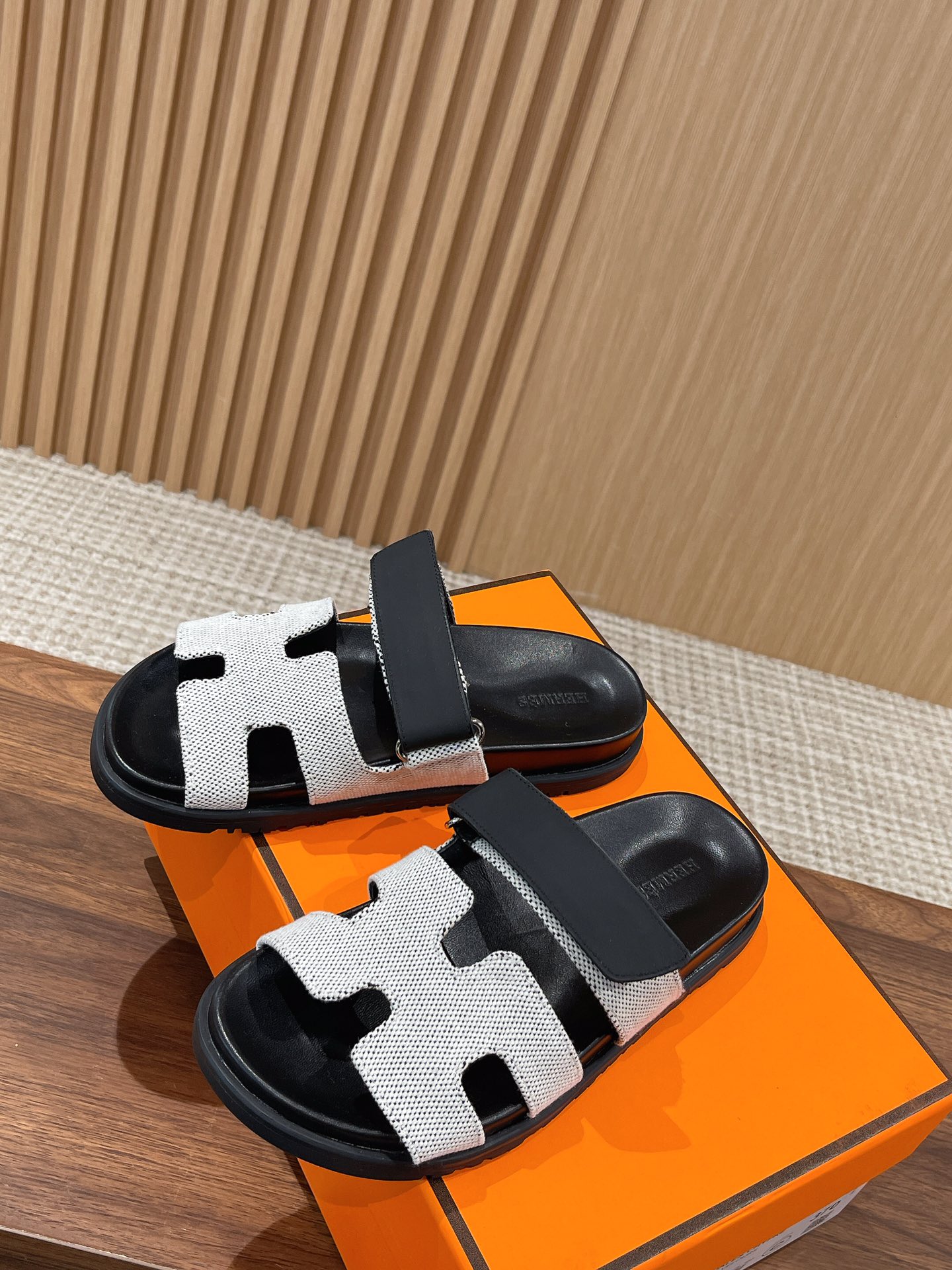 H**mes slides