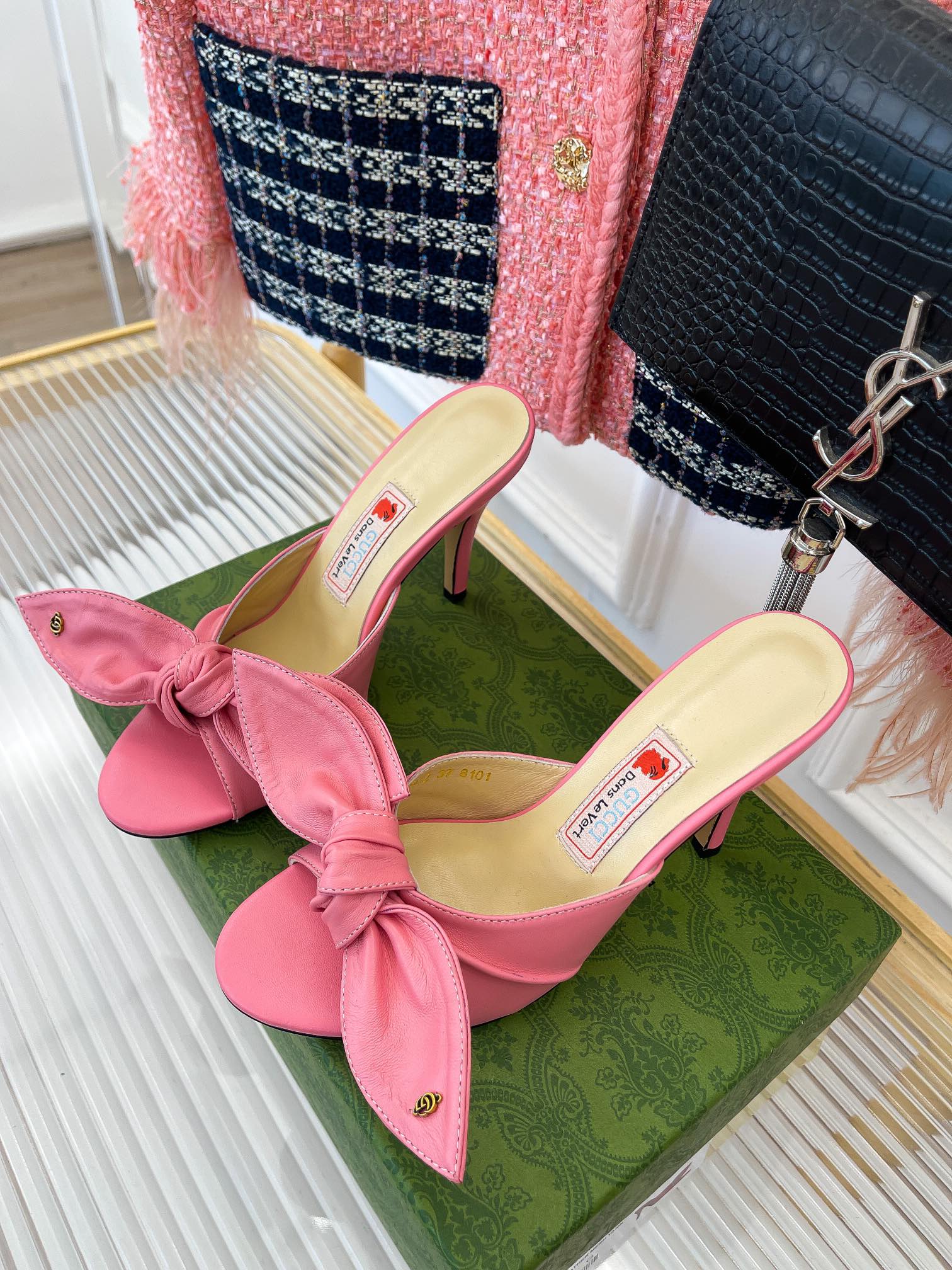 G*u*i slides-8.5cm