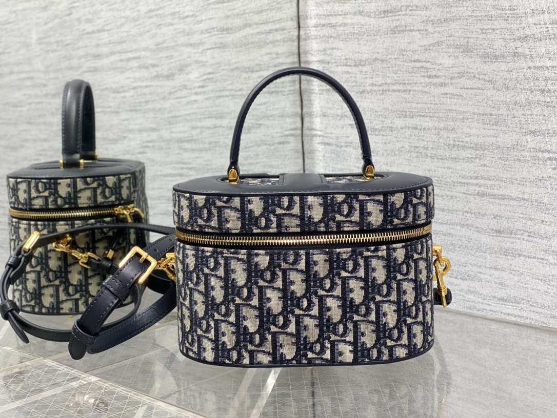 D*or signature vanity bag-24*14*18cm