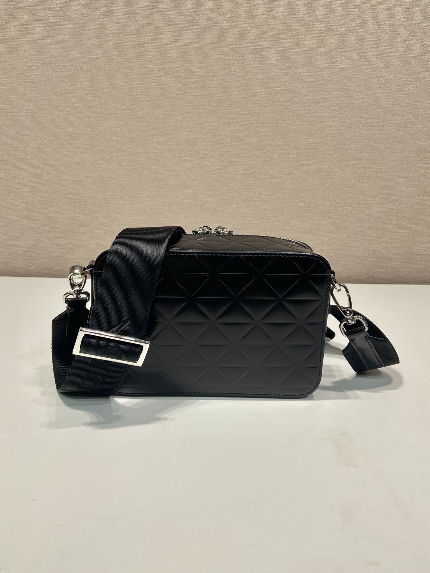 Pra*a camera bag 2vh070-19*12.5*5.5cm