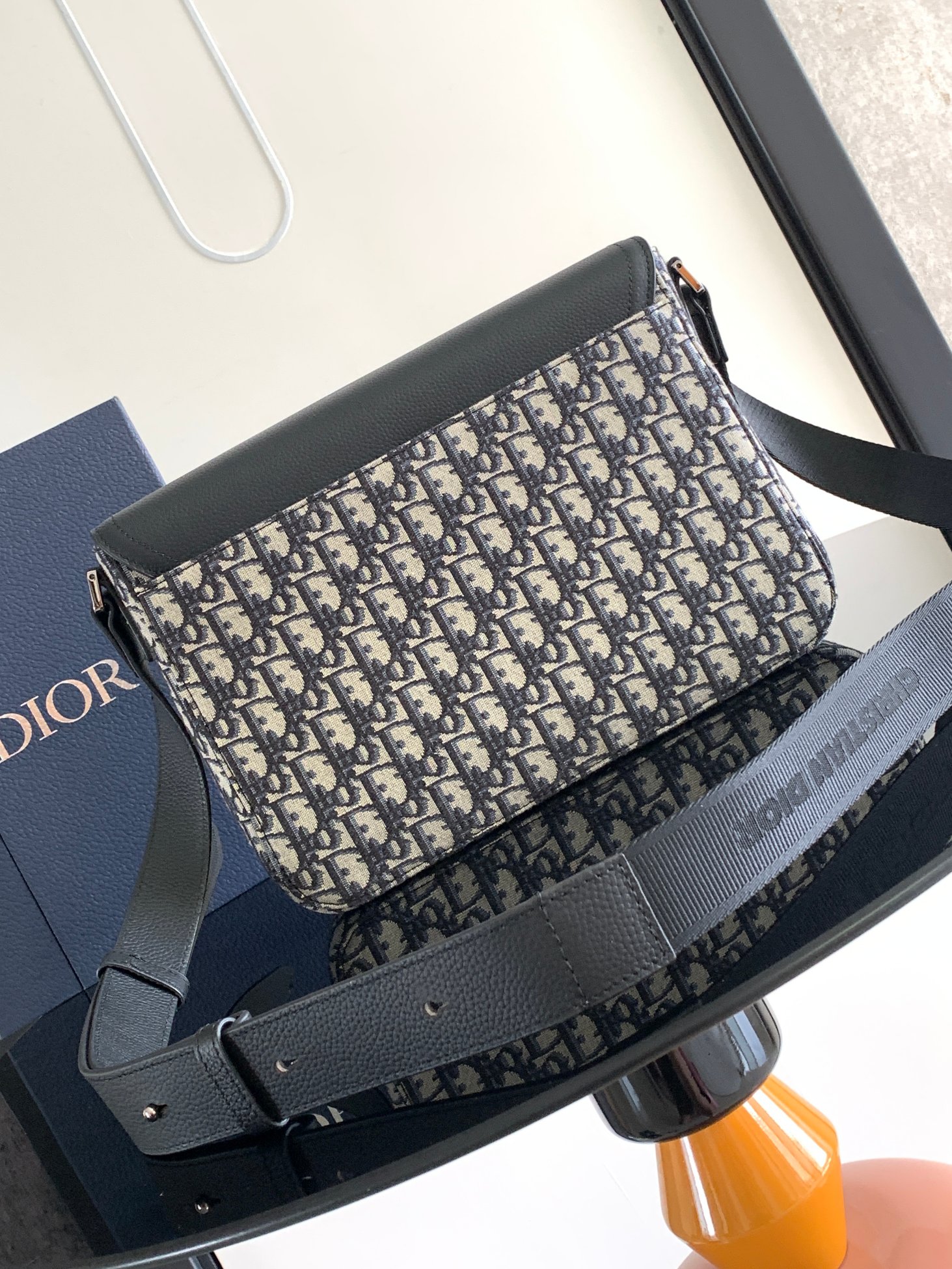 D*or saddle messenger bag-31 x 23 x 8cm