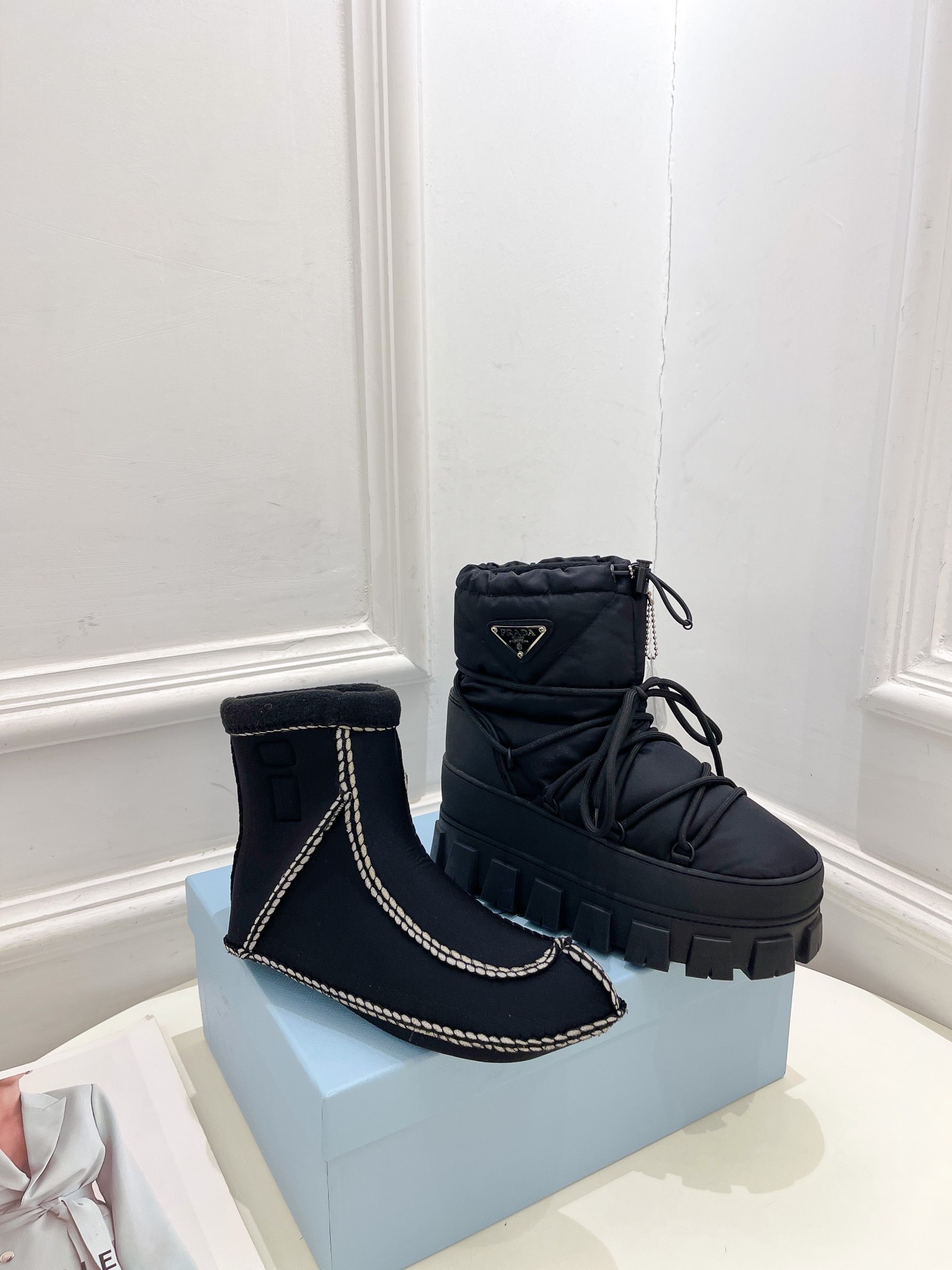 Pra*a boots 2023ss