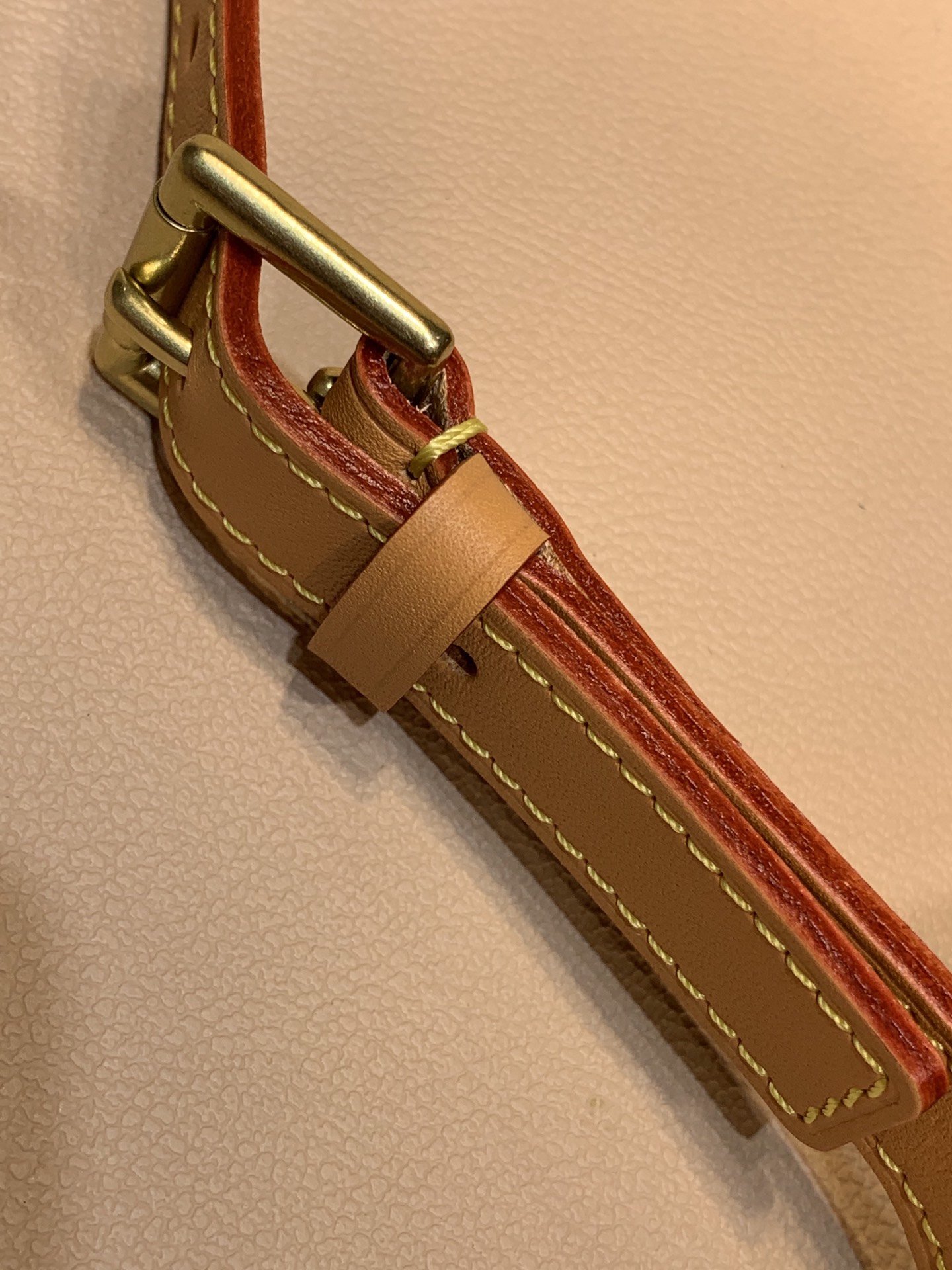 l0*is V*t0n pochette croissant-26✖️13cm
