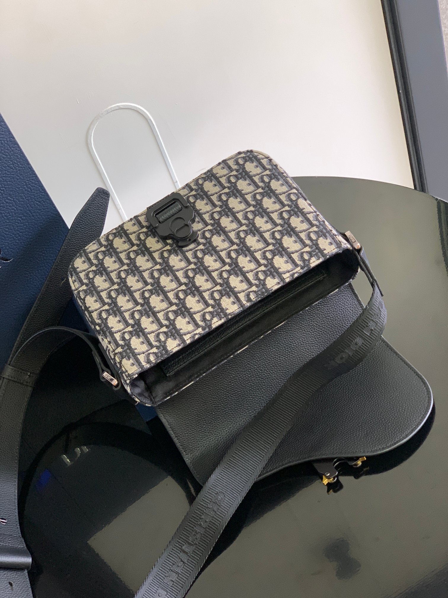 D*or saddle messenger bag-23 x 18 x 6cm
