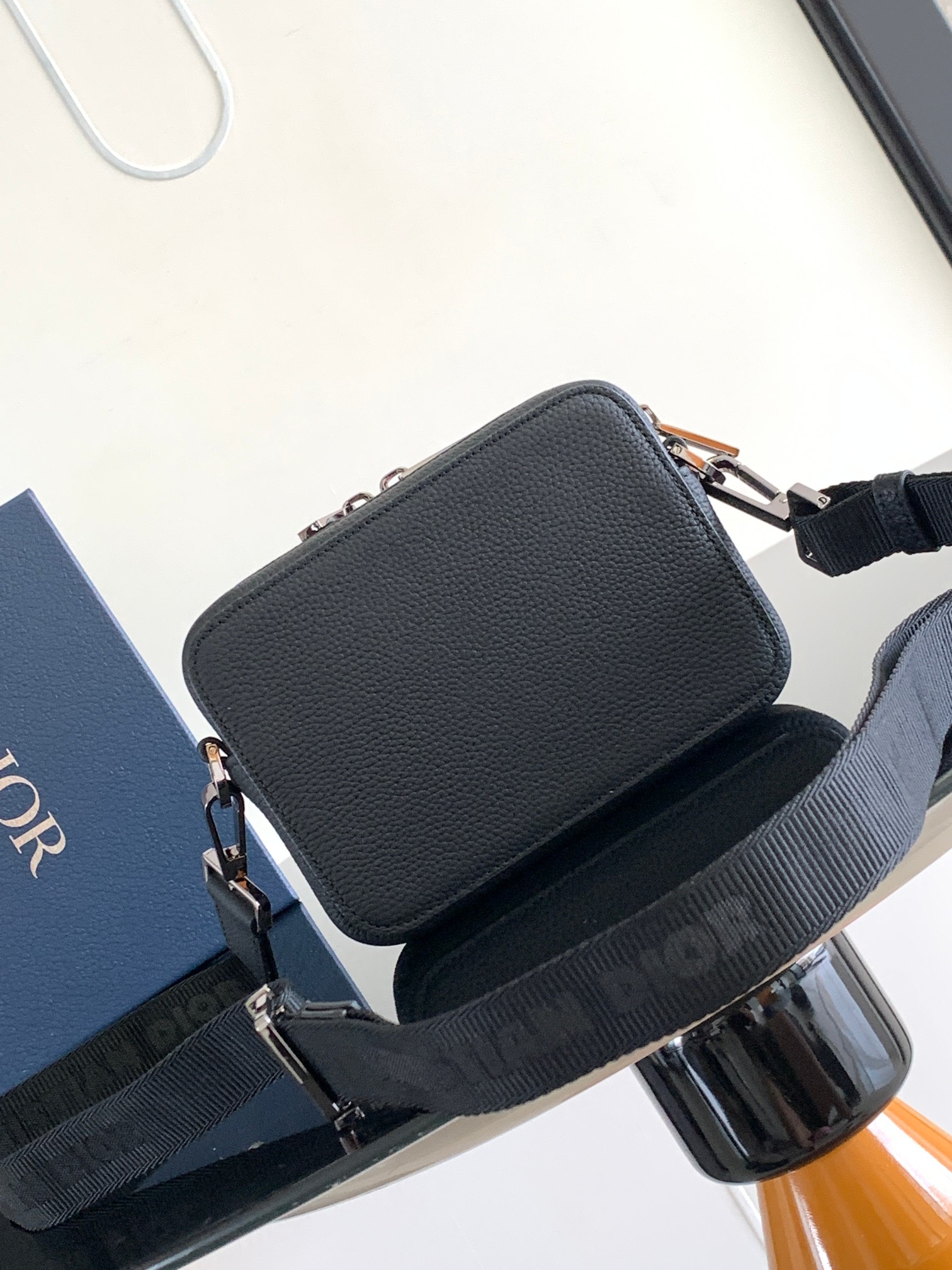 D*or oblique handlebag-17 x 12.5 x 55cm