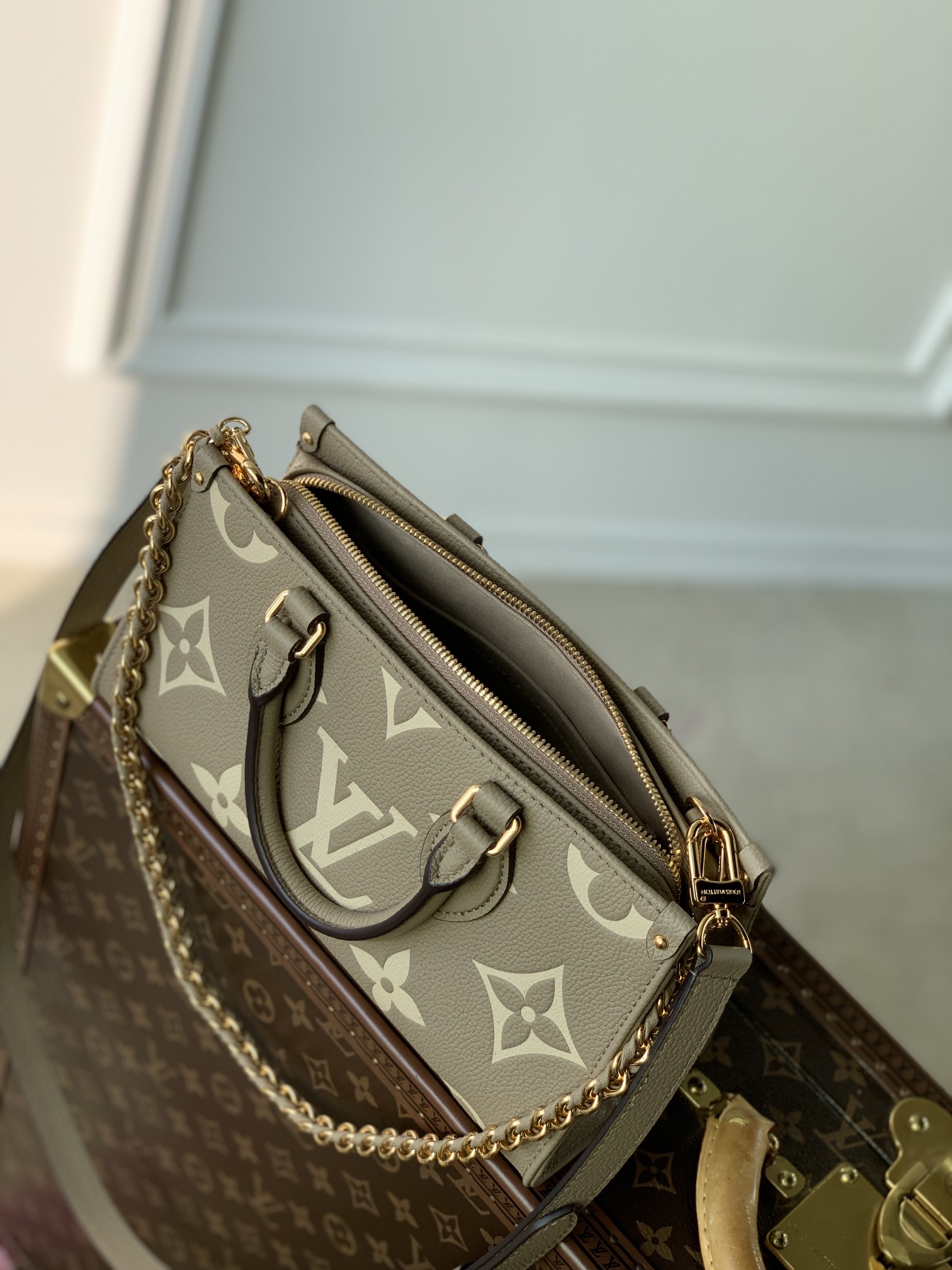 l0*is V*t0n onthego east west handbag-m23640-25*13*10cm