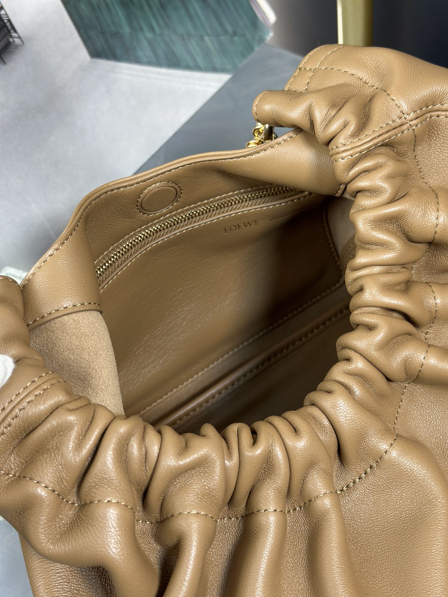 L0ew* squeeze bag-29*24*1.5cm
