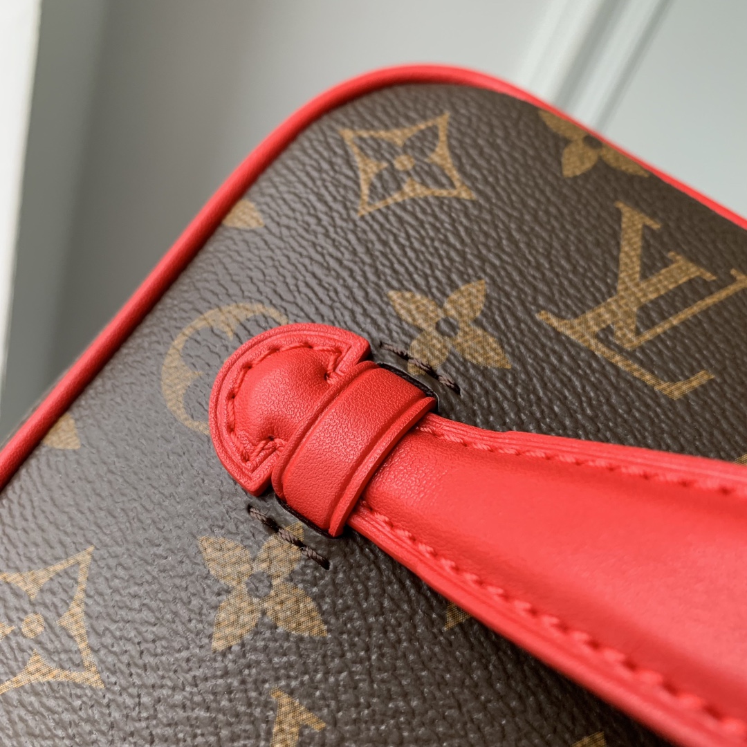 l0*is V*t0n nice cosmetic bag