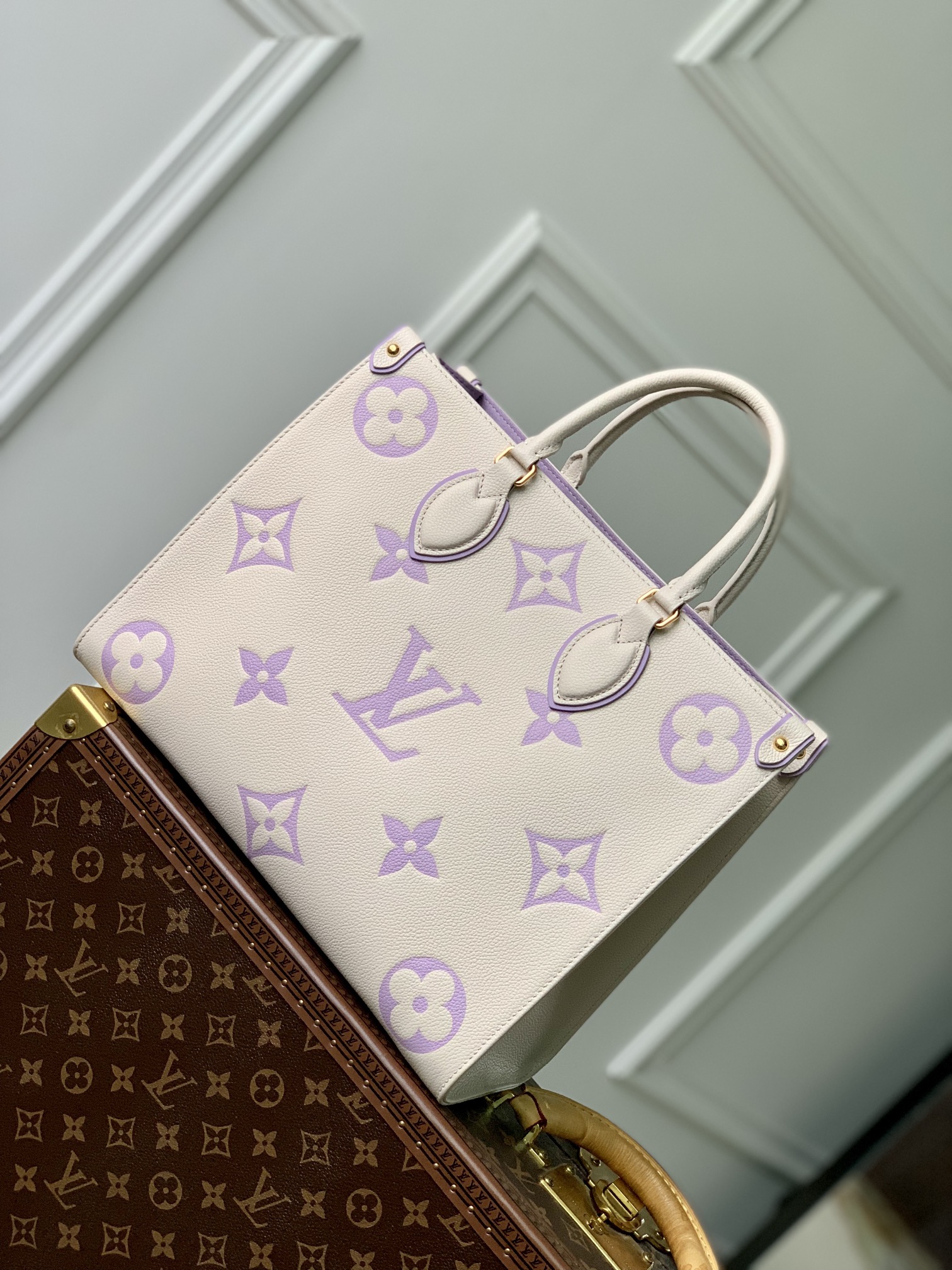 l0*is V*t0n by the pooll onthego handbag-35*27*14cm