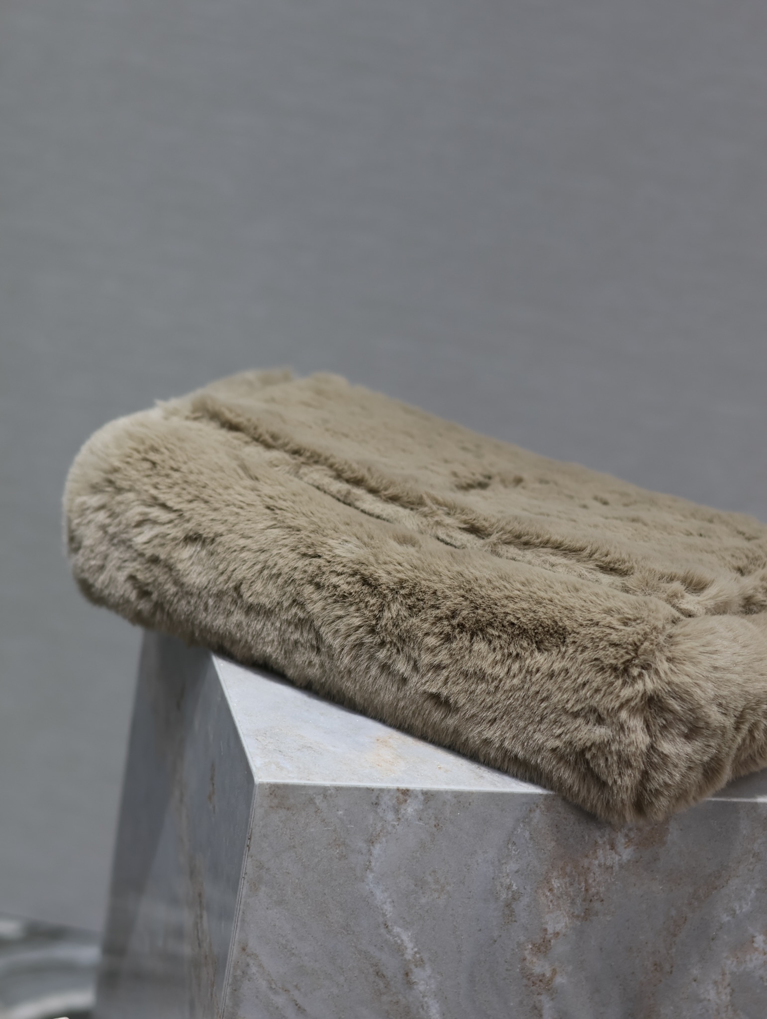 Y*L kate with raffia-28.5×20×6cm