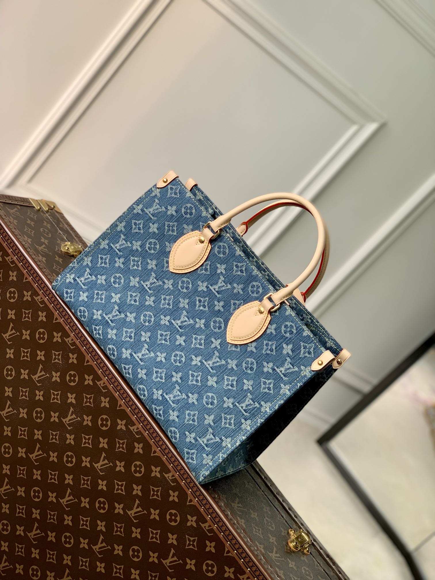 l0*is V*t0n onthego handbag-35*27*14cm
