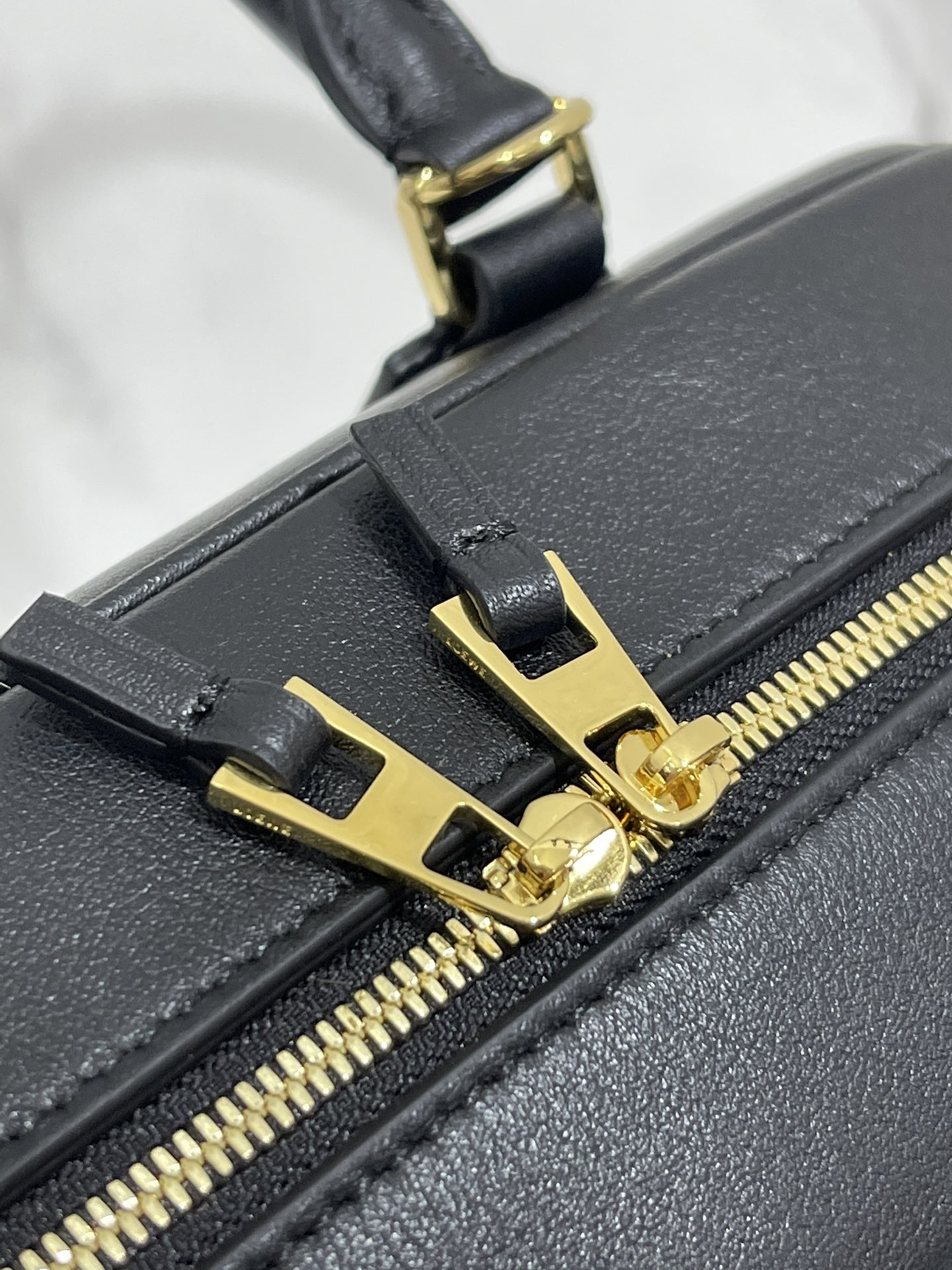 L0ew* amazon bag-23*16*10cm