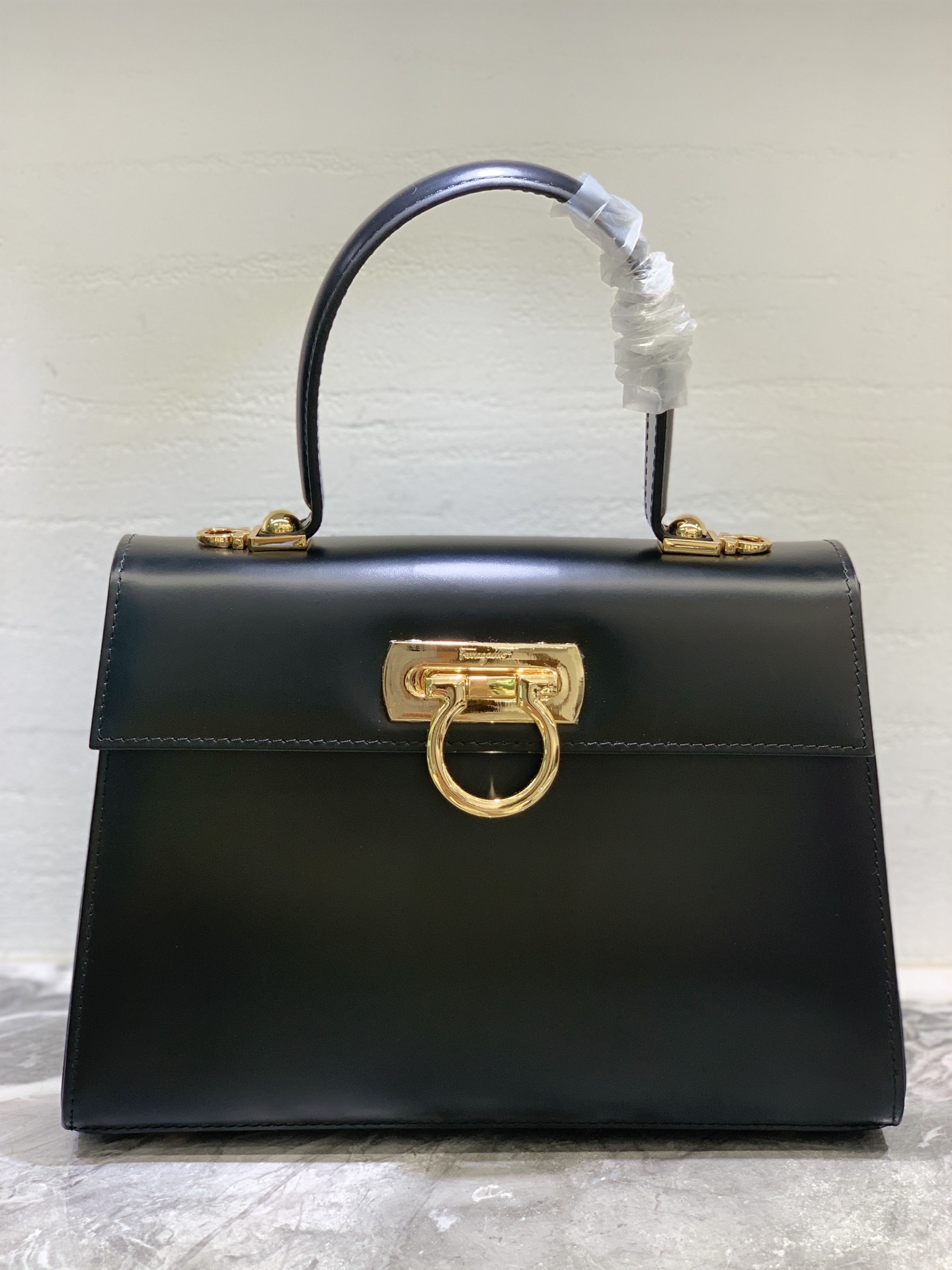 Ferragamo Tote-27×20×10CM