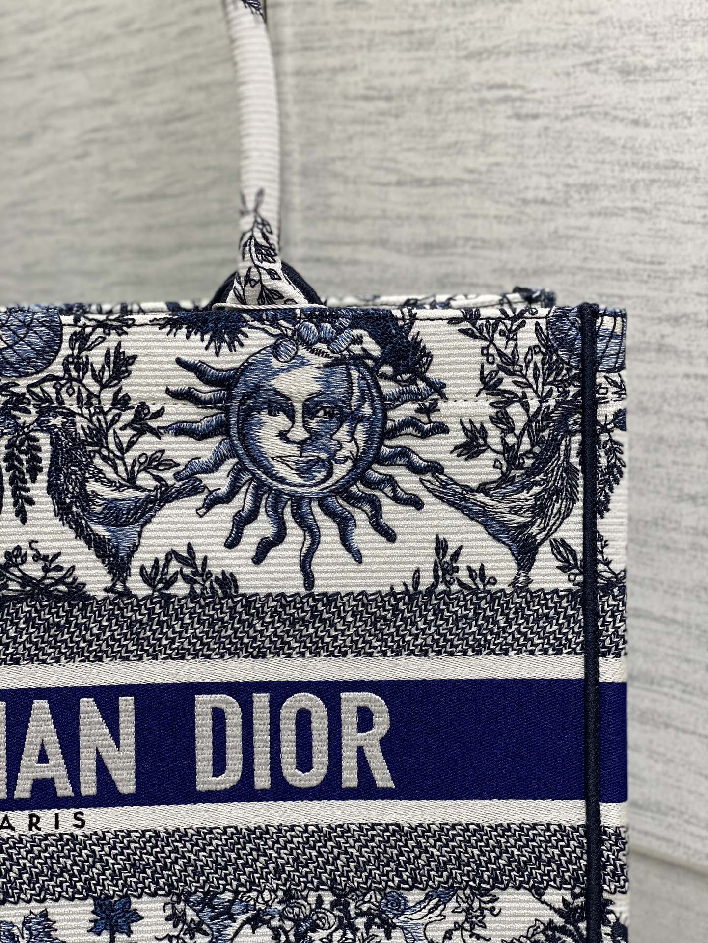 D*or small book tote-36.5cm