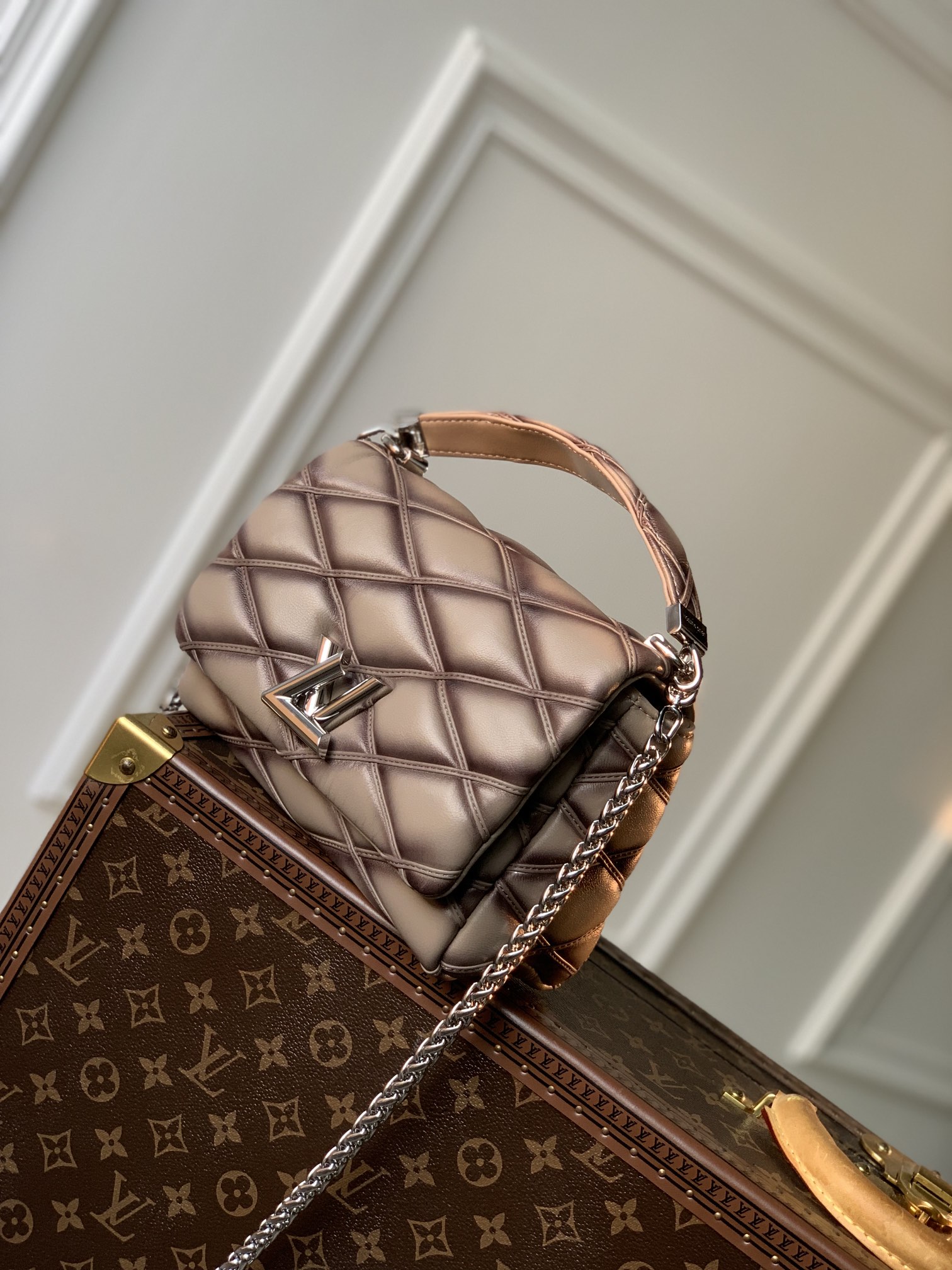 l0*is V*t0n go-14 bag-m22891-23.0 x 16.0 x 10cm