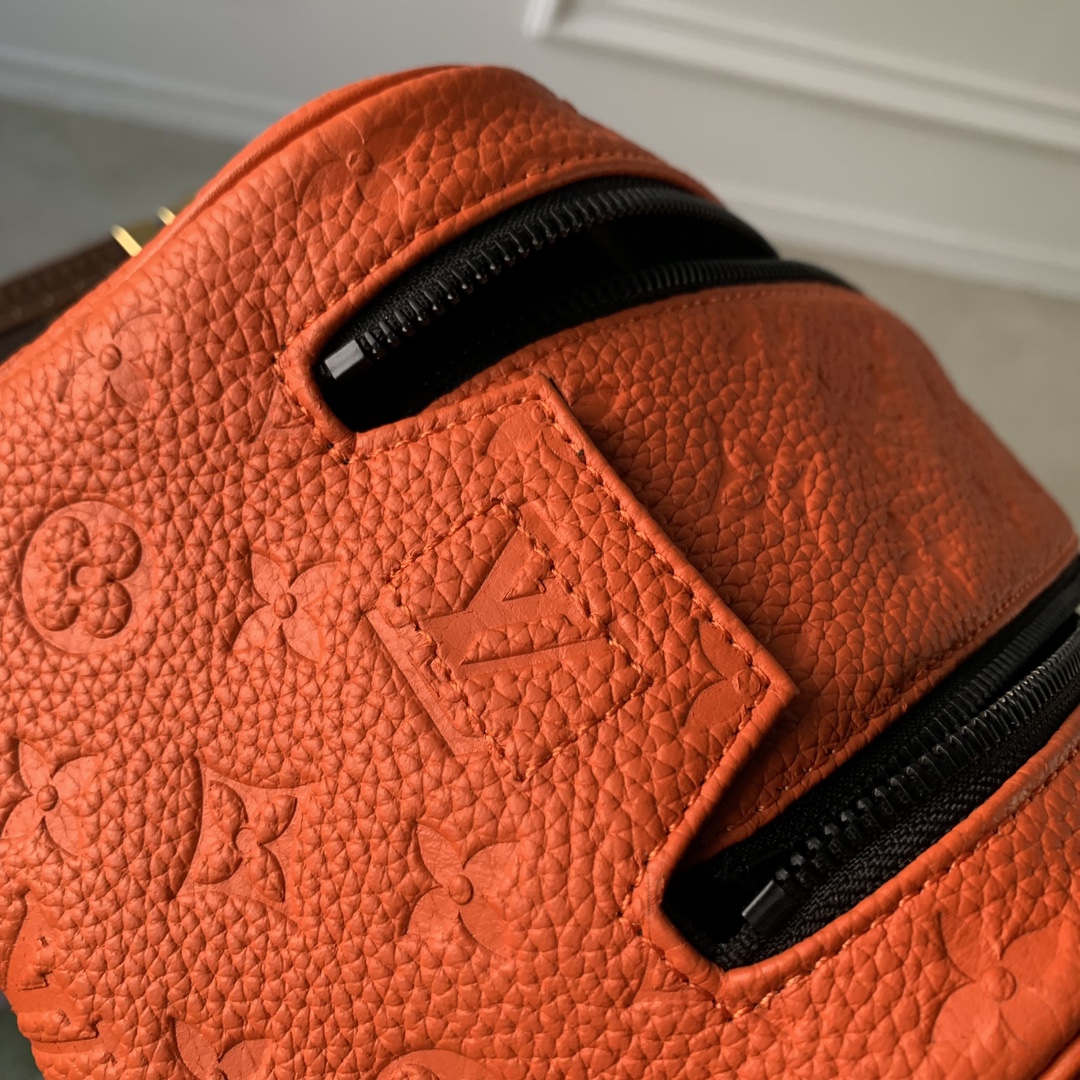 l0*is V*t0n locker dopp kit pouch -28 x 15 x 16.5cm