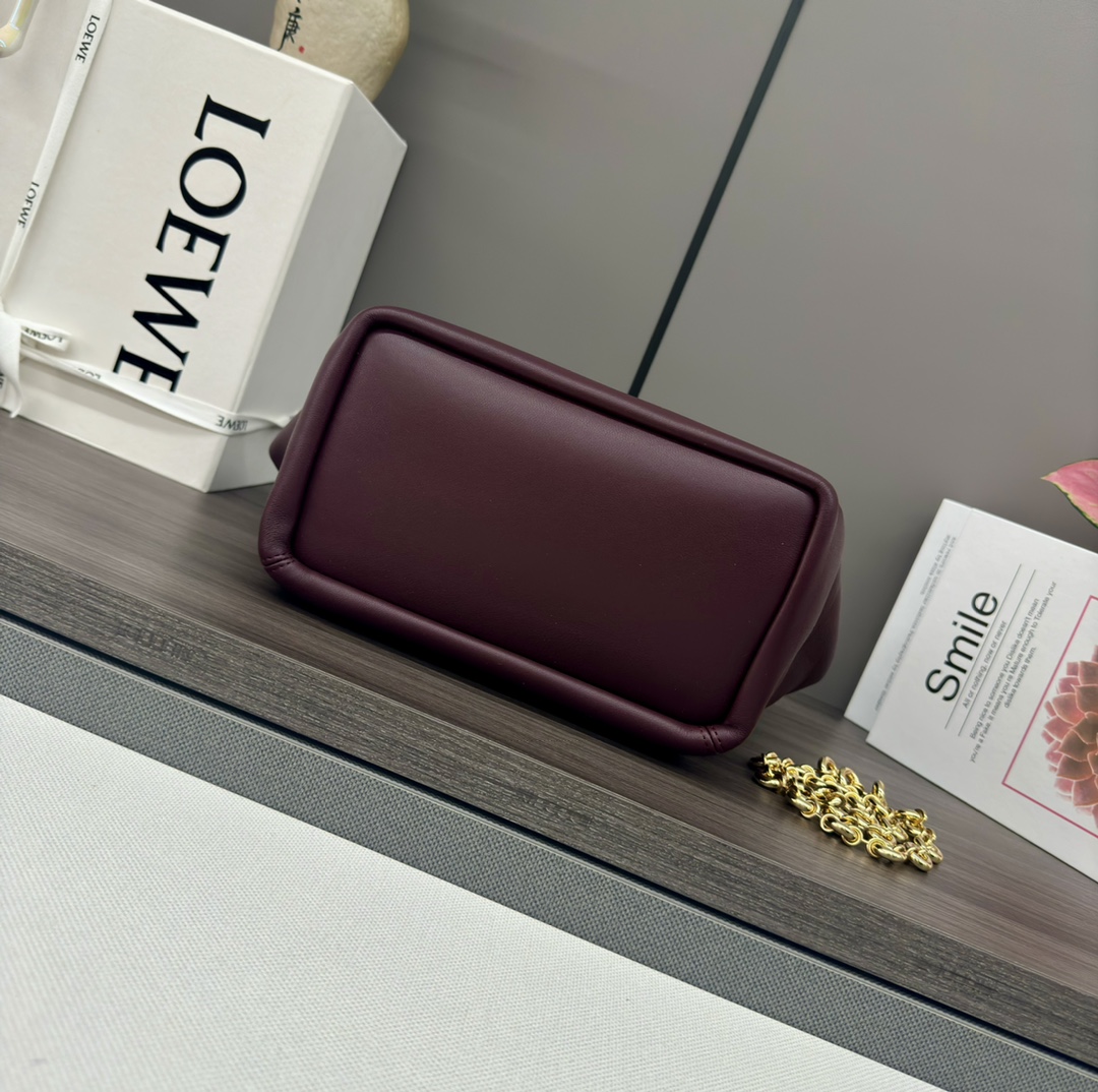L0ew* squeeze bag-29*24*10.5cm