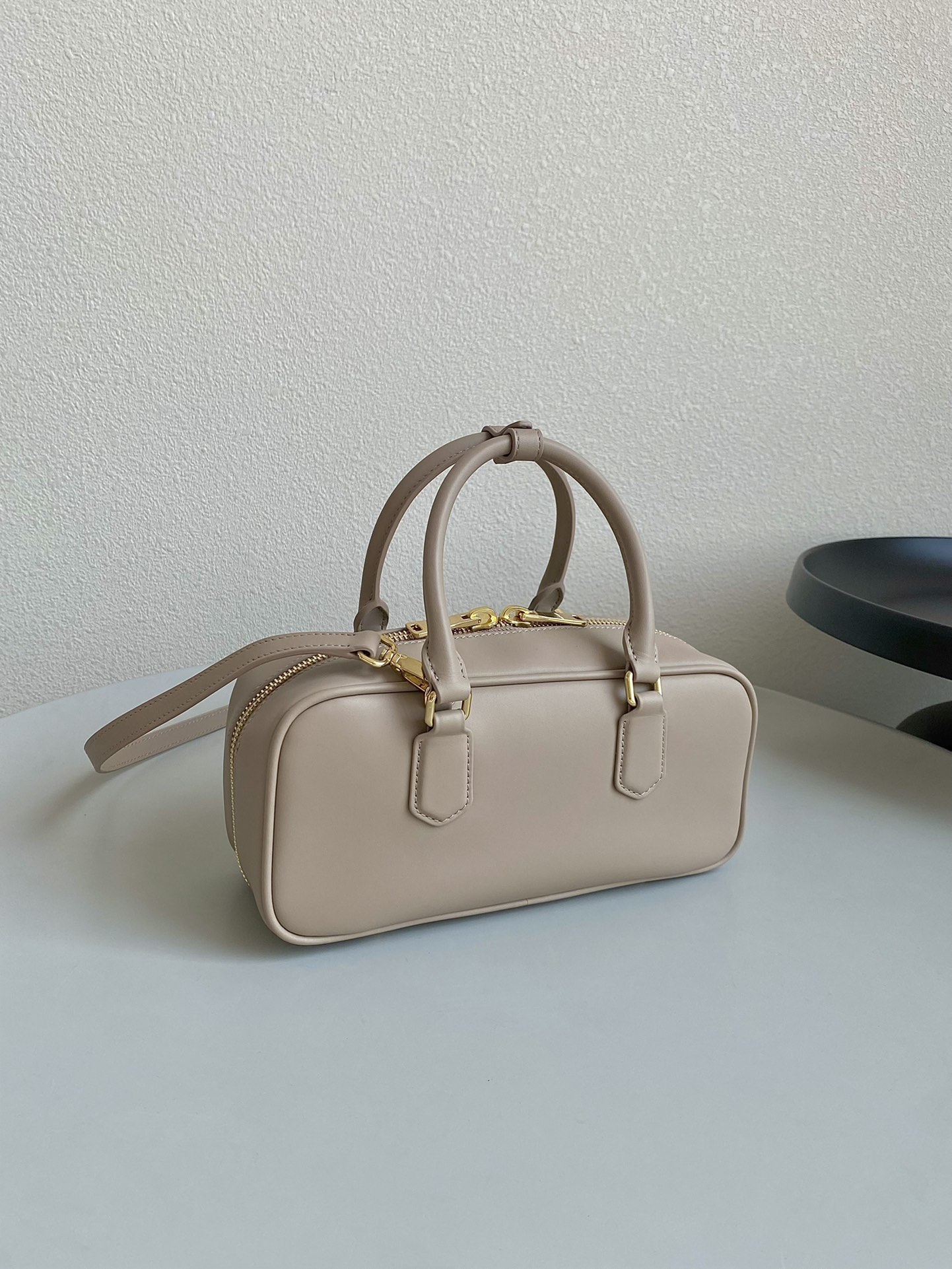 M*um*u ss24 softy padded bag-27×12×9cm