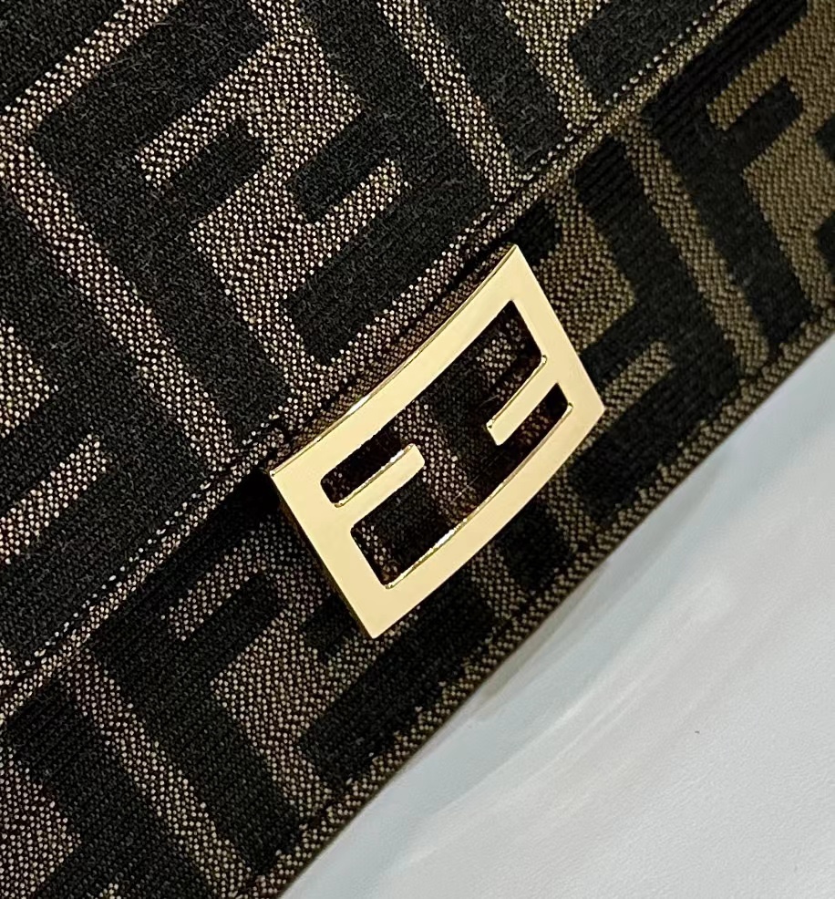 F**di baguette bag-21/5/11.5cm