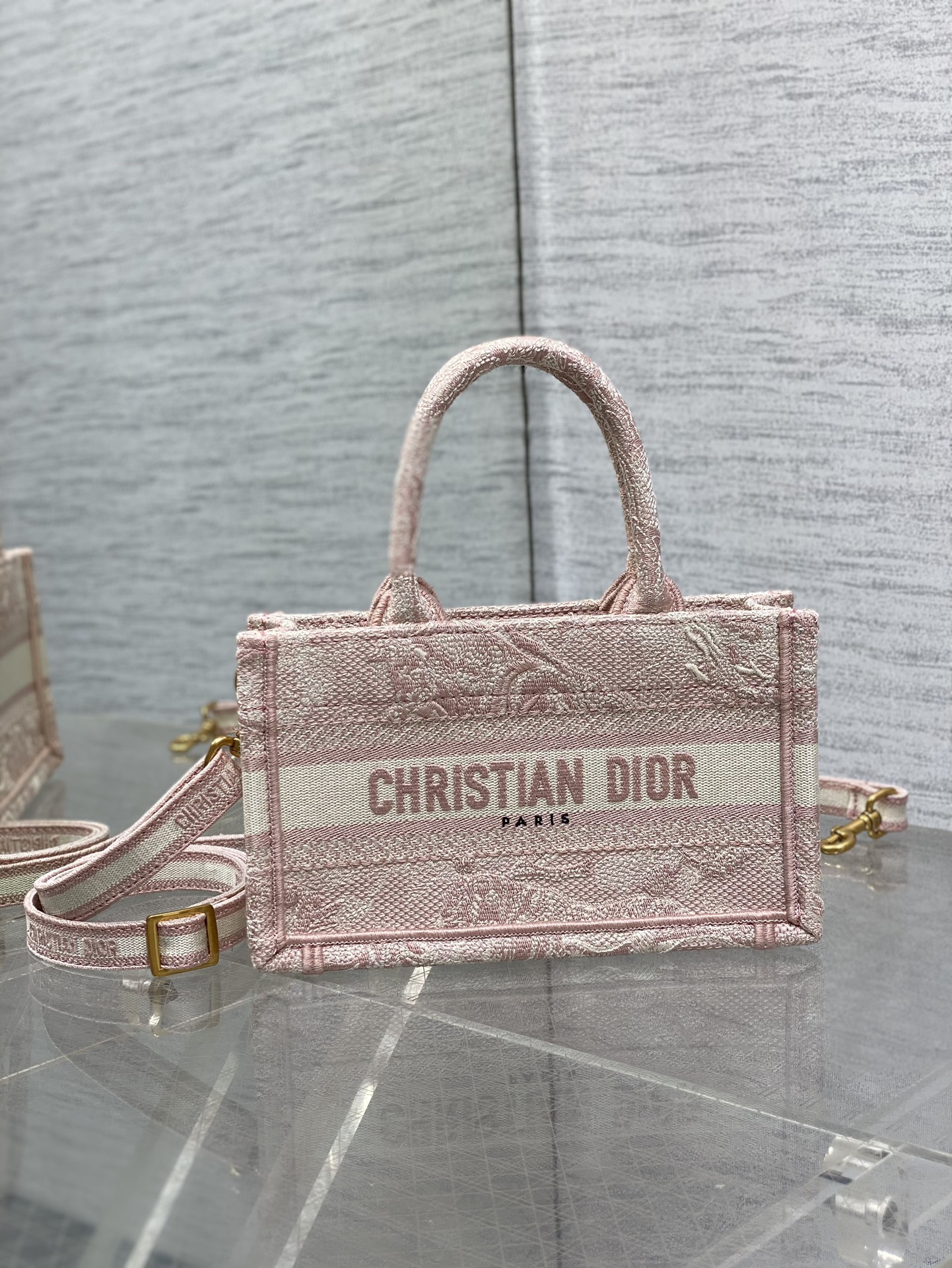D*or book tote-21.5*13*7.5cm